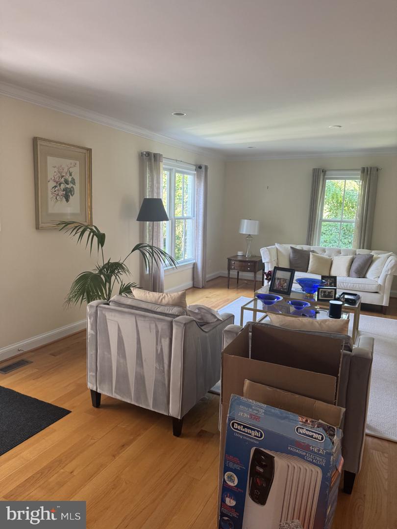 7315 WESTERLY LN, MCLEAN, Virginia 22101, 6 Bedrooms Bedrooms, ,4 BathroomsBathrooms,Residential,For sale,7315 WESTERLY LN,VAFX2234560 MLS # VAFX2234560