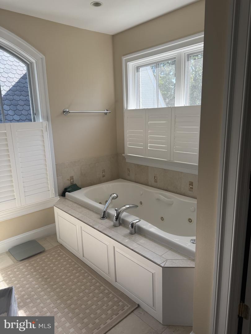 7315 WESTERLY LN, MCLEAN, Virginia 22101, 6 Bedrooms Bedrooms, ,4 BathroomsBathrooms,Residential,For sale,7315 WESTERLY LN,VAFX2234560 MLS # VAFX2234560
