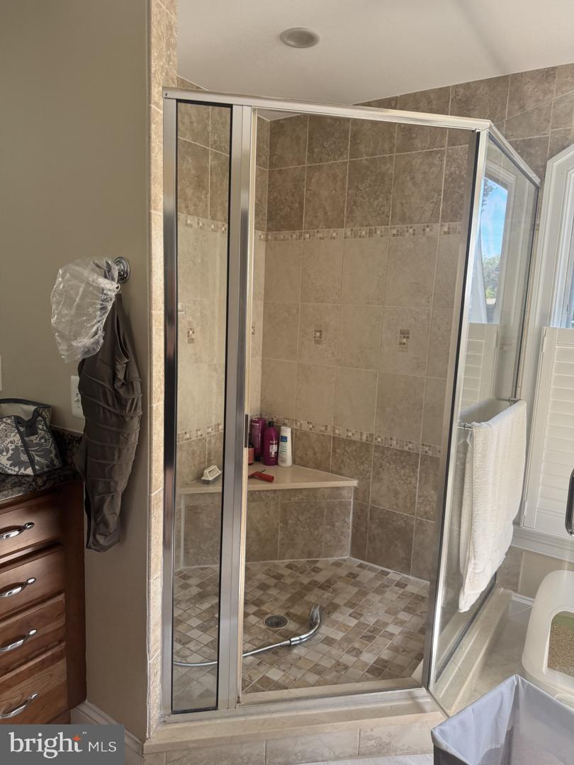 7315 WESTERLY LN, MCLEAN, Virginia 22101, 6 Bedrooms Bedrooms, ,4 BathroomsBathrooms,Residential,For sale,7315 WESTERLY LN,VAFX2234560 MLS # VAFX2234560
