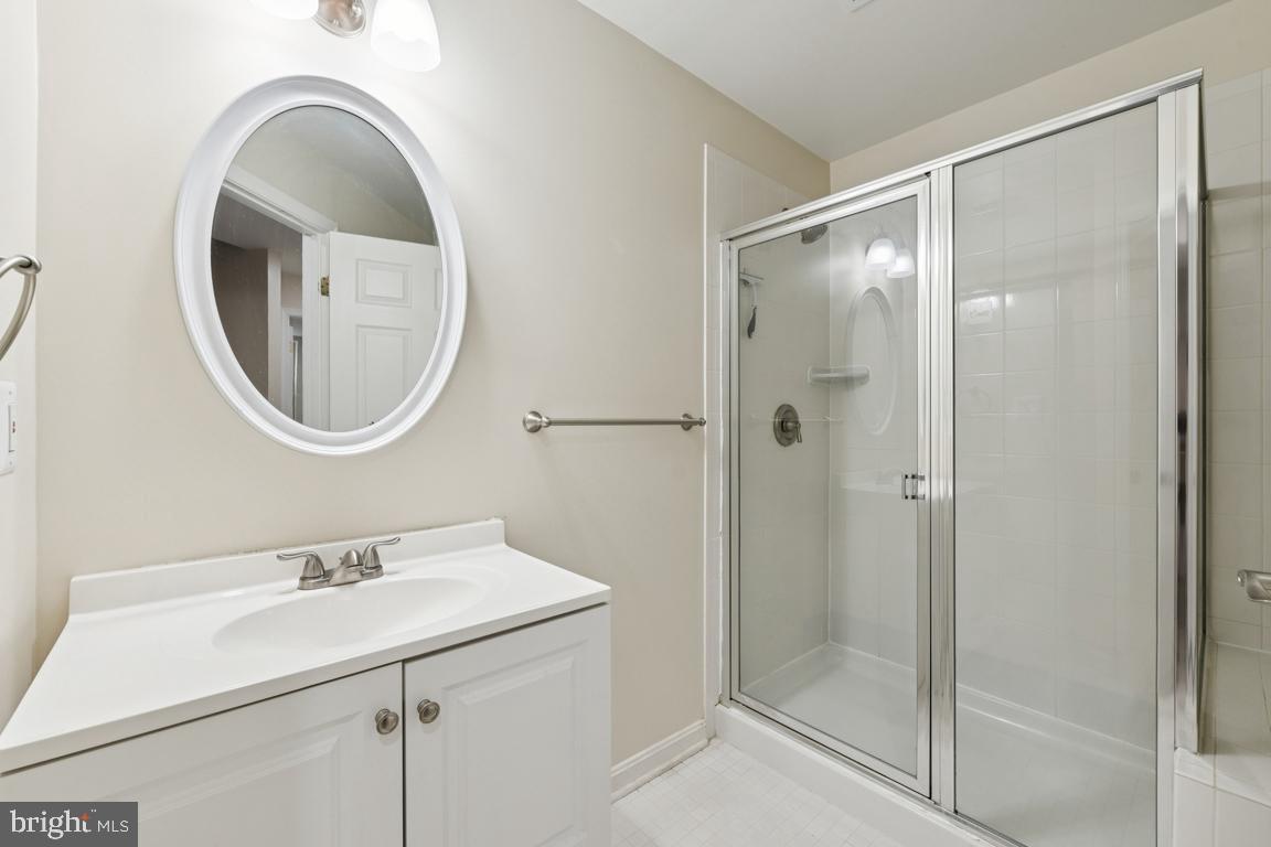 8411 WHITEHAVEN CT, LORTON, Virginia 22079, 6 Bedrooms Bedrooms, ,4 BathroomsBathrooms,Residential,For sale,8411 WHITEHAVEN CT,VAFX2244784 MLS # VAFX2244784