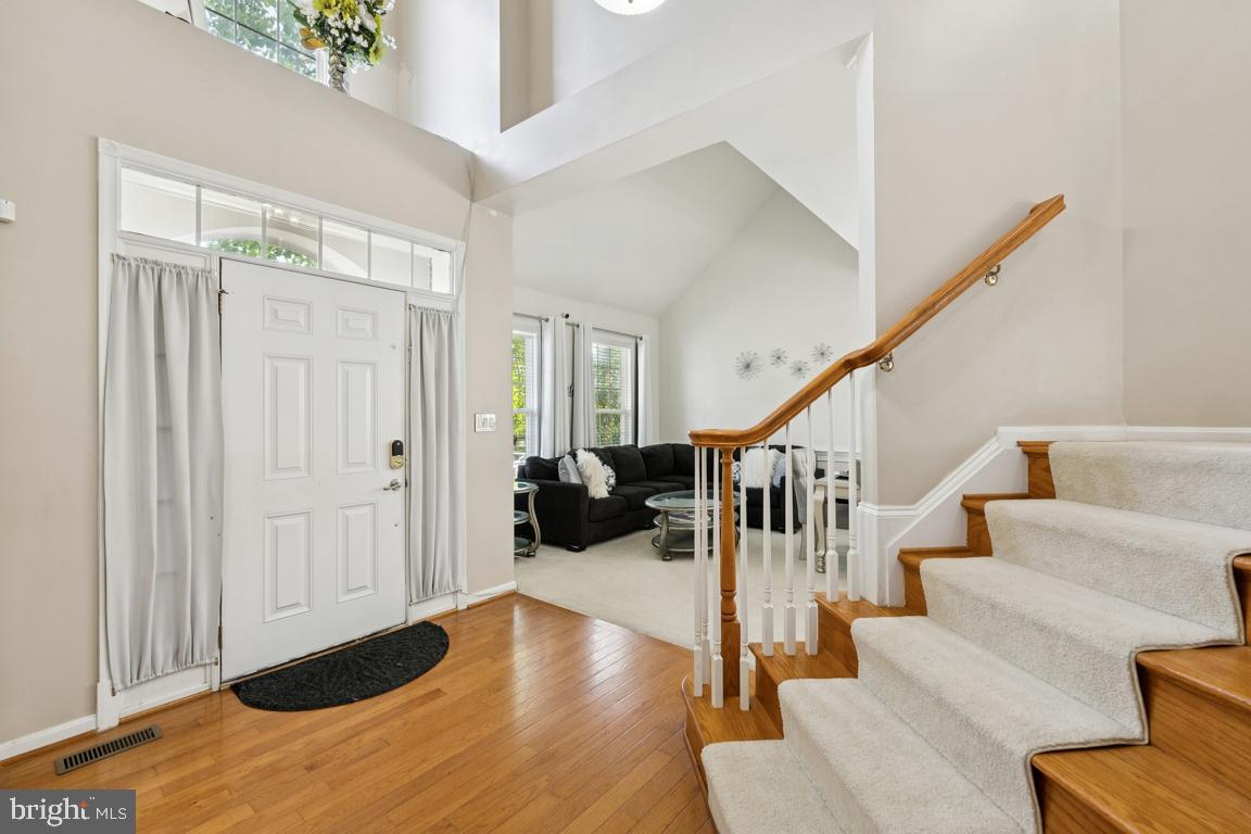 8411 WHITEHAVEN CT, LORTON, Virginia 22079, 6 Bedrooms Bedrooms, ,4 BathroomsBathrooms,Residential,For sale,8411 WHITEHAVEN CT,VAFX2244784 MLS # VAFX2244784