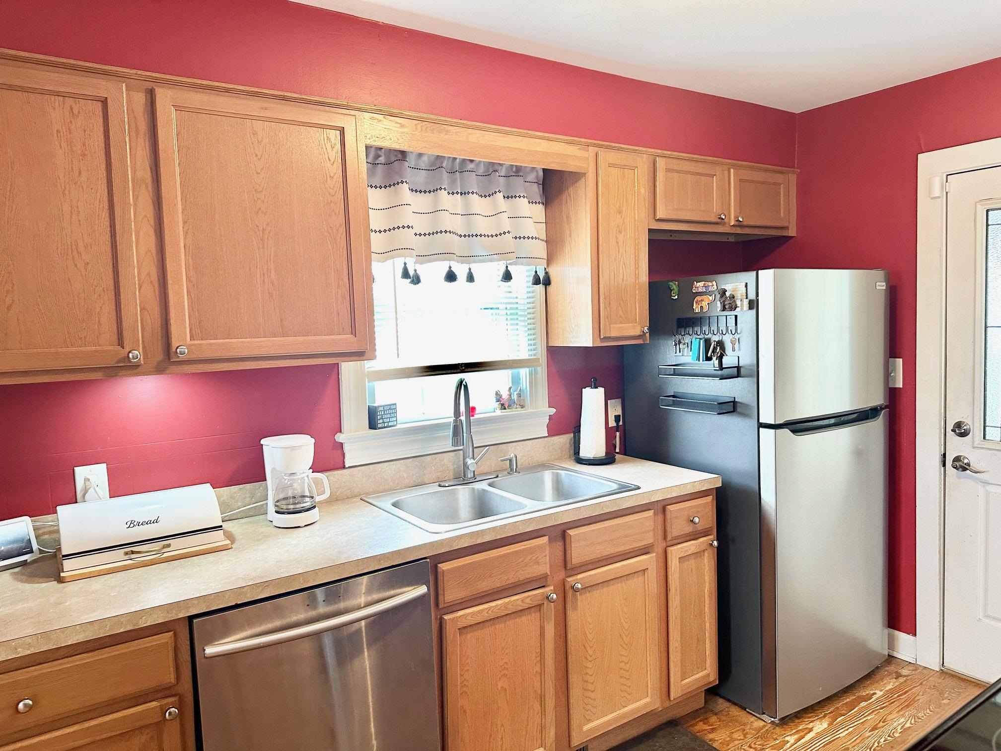 312 FRONTIER DR, STAUNTON, Virginia 24401, 3 Bedrooms Bedrooms, ,2 BathroomsBathrooms,Residential,cozy cape on a corner lot, 2 car garage, fenced ya,312 FRONTIER DR,667513 MLS # 667513