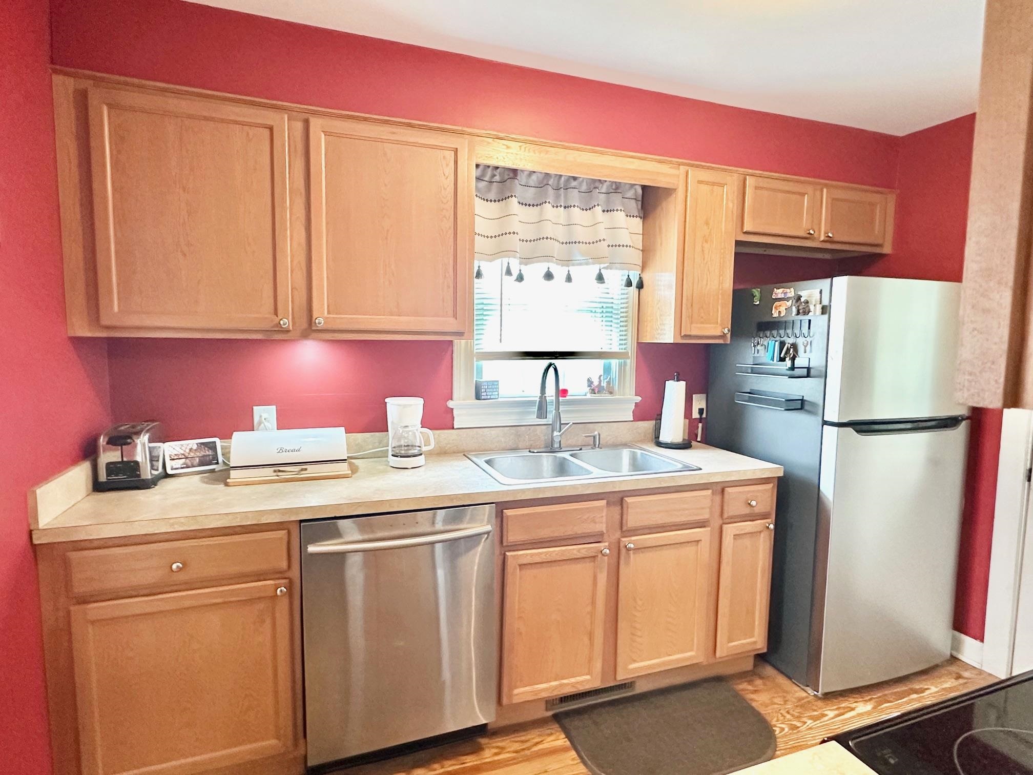312 FRONTIER DR, STAUNTON, Virginia 24401, 3 Bedrooms Bedrooms, ,2 BathroomsBathrooms,Residential,cozy cape on a corner lot, 2 car garage, fenced ya,312 FRONTIER DR,667513 MLS # 667513