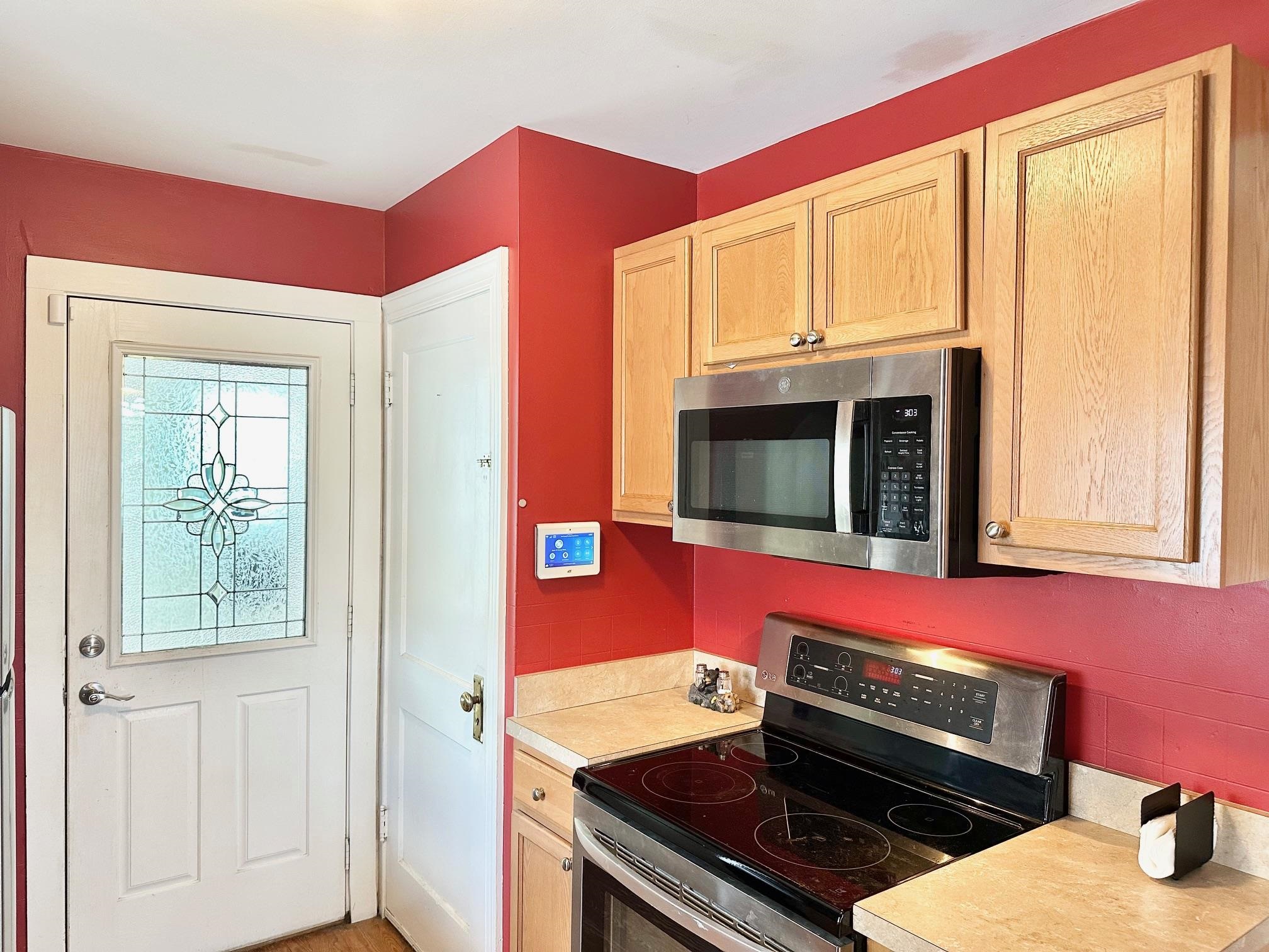 312 FRONTIER DR, STAUNTON, Virginia 24401, 3 Bedrooms Bedrooms, ,2 BathroomsBathrooms,Residential,cozy cape on a corner lot, 2 car garage, fenced ya,312 FRONTIER DR,667513 MLS # 667513