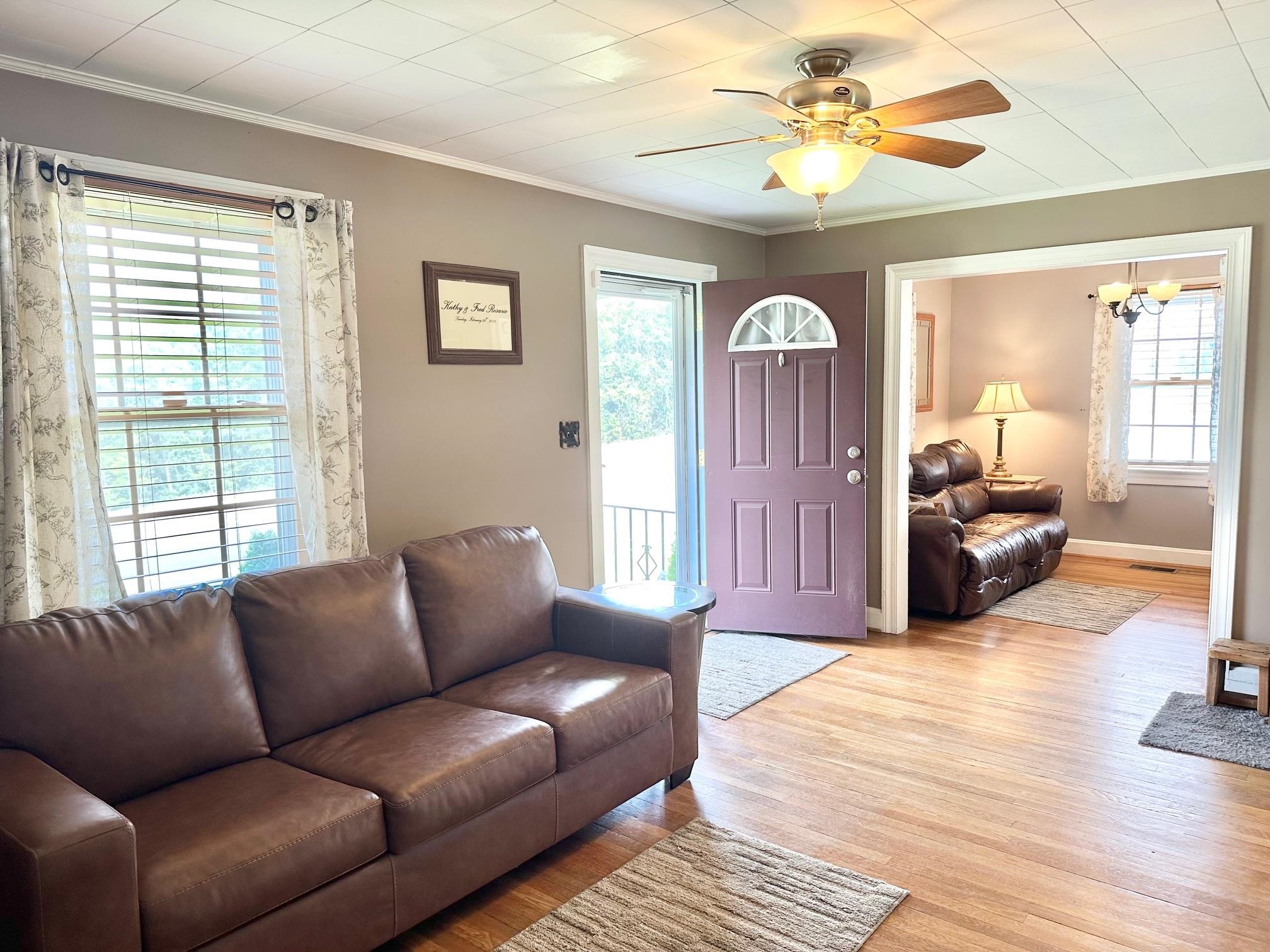 312 FRONTIER DR, STAUNTON, Virginia 24401, 3 Bedrooms Bedrooms, ,2 BathroomsBathrooms,Residential,cozy cape on a corner lot, 2 car garage, fenced ya,312 FRONTIER DR,667513 MLS # 667513