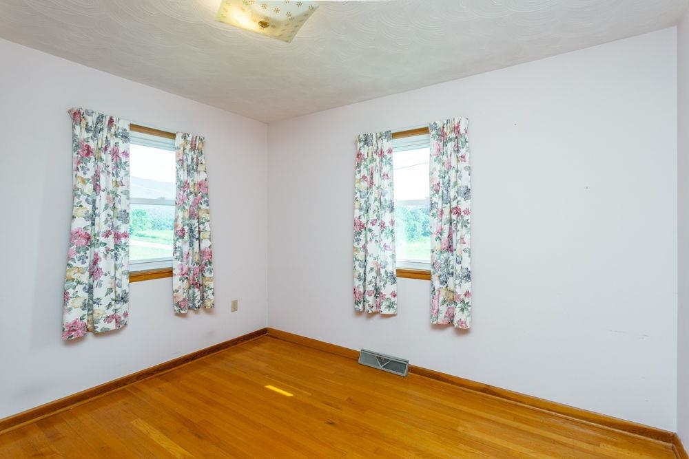 641 CLICKS LN, NEW MARKET, Virginia 22844, 4 Bedrooms Bedrooms, ,1 BathroomBathrooms,Residential,641 CLICKS LN,667514 MLS # 667514