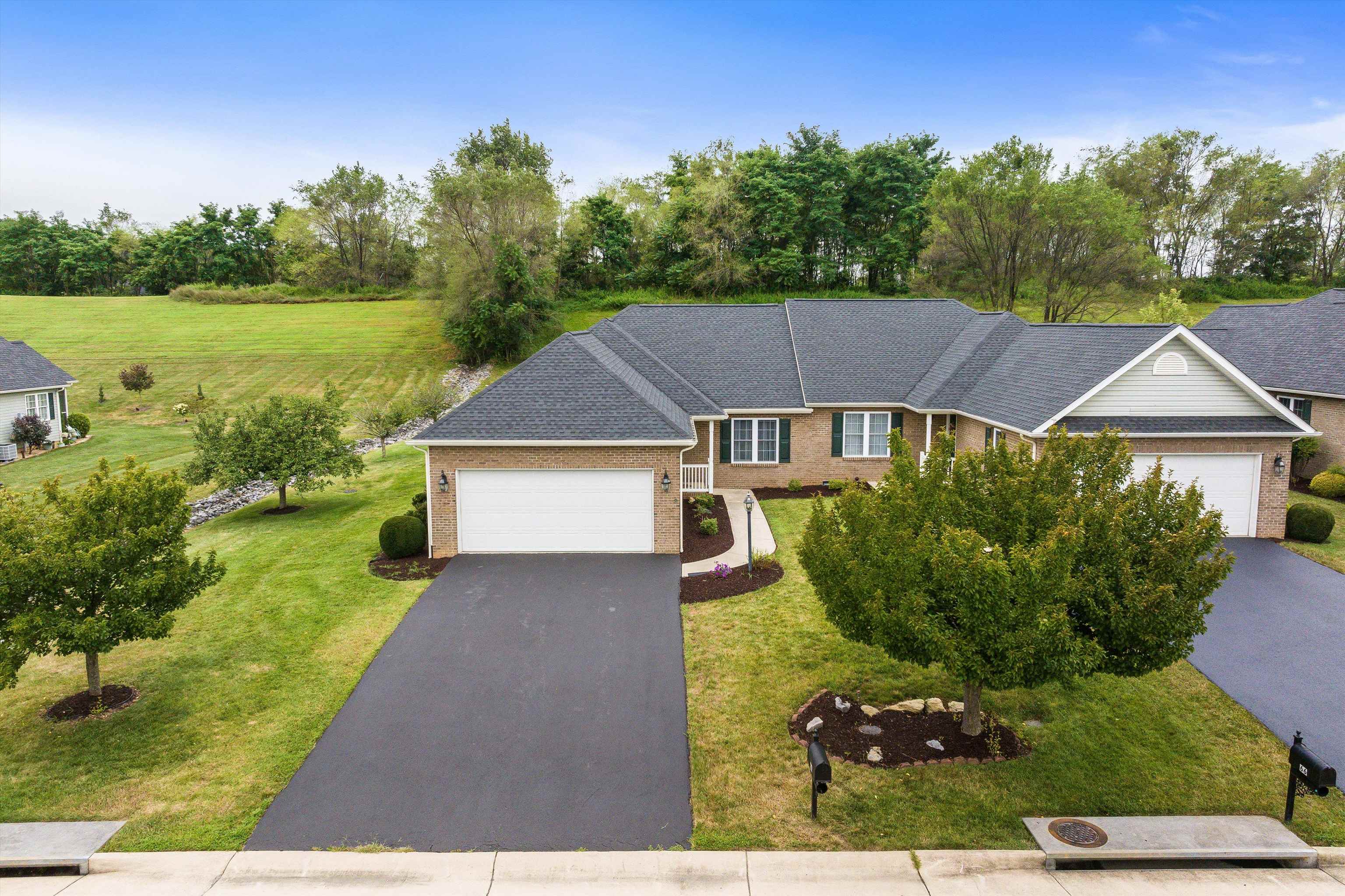 64 ROXBURY DR, FISHERSVILLE, Virginia 22939, 2 Bedrooms Bedrooms, ,2 BathroomsBathrooms,Residential,64 ROXBURY DR,667517 MLS # 667517