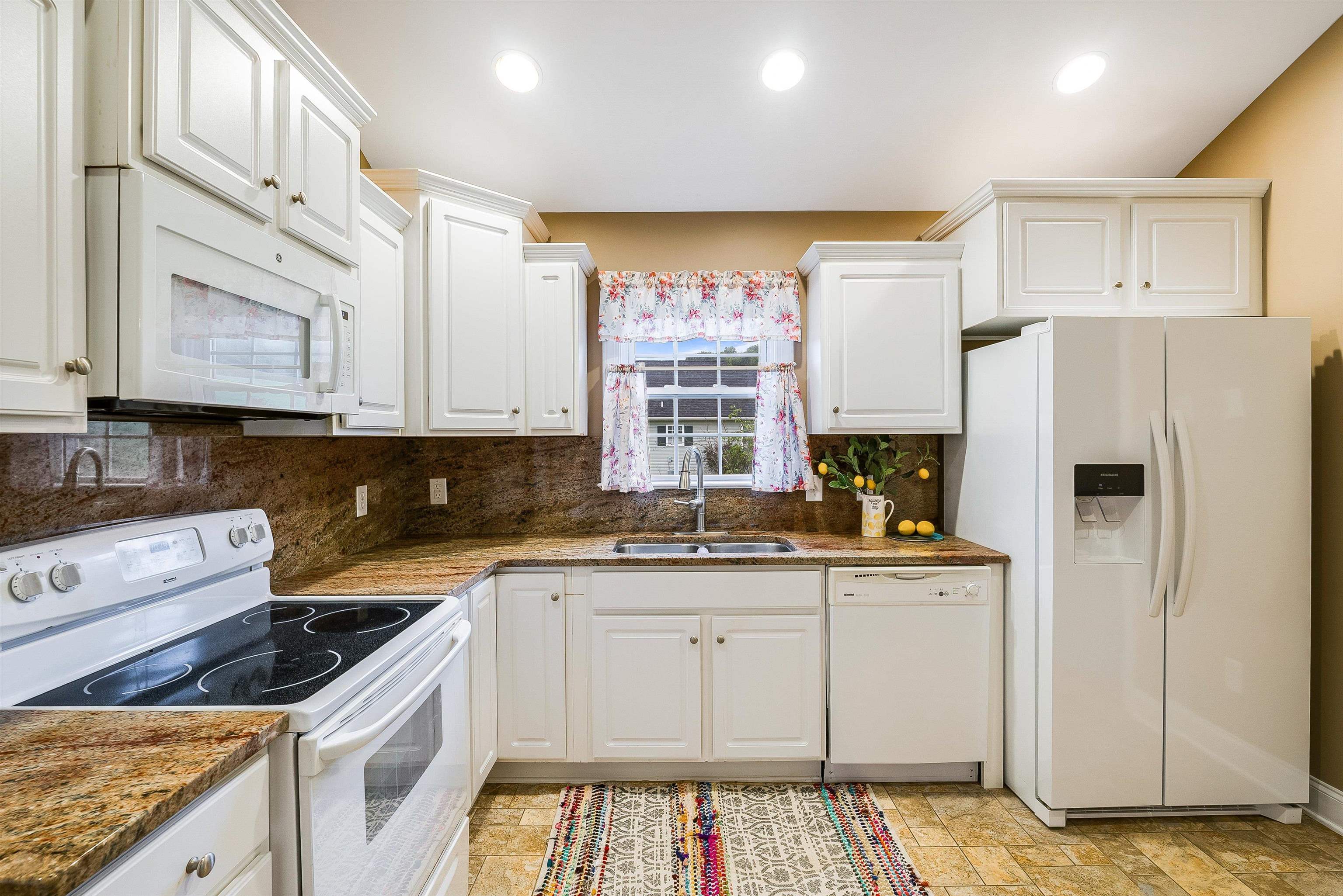 64 ROXBURY DR, FISHERSVILLE, Virginia 22939, 2 Bedrooms Bedrooms, ,2 BathroomsBathrooms,Residential,64 ROXBURY DR,667517 MLS # 667517