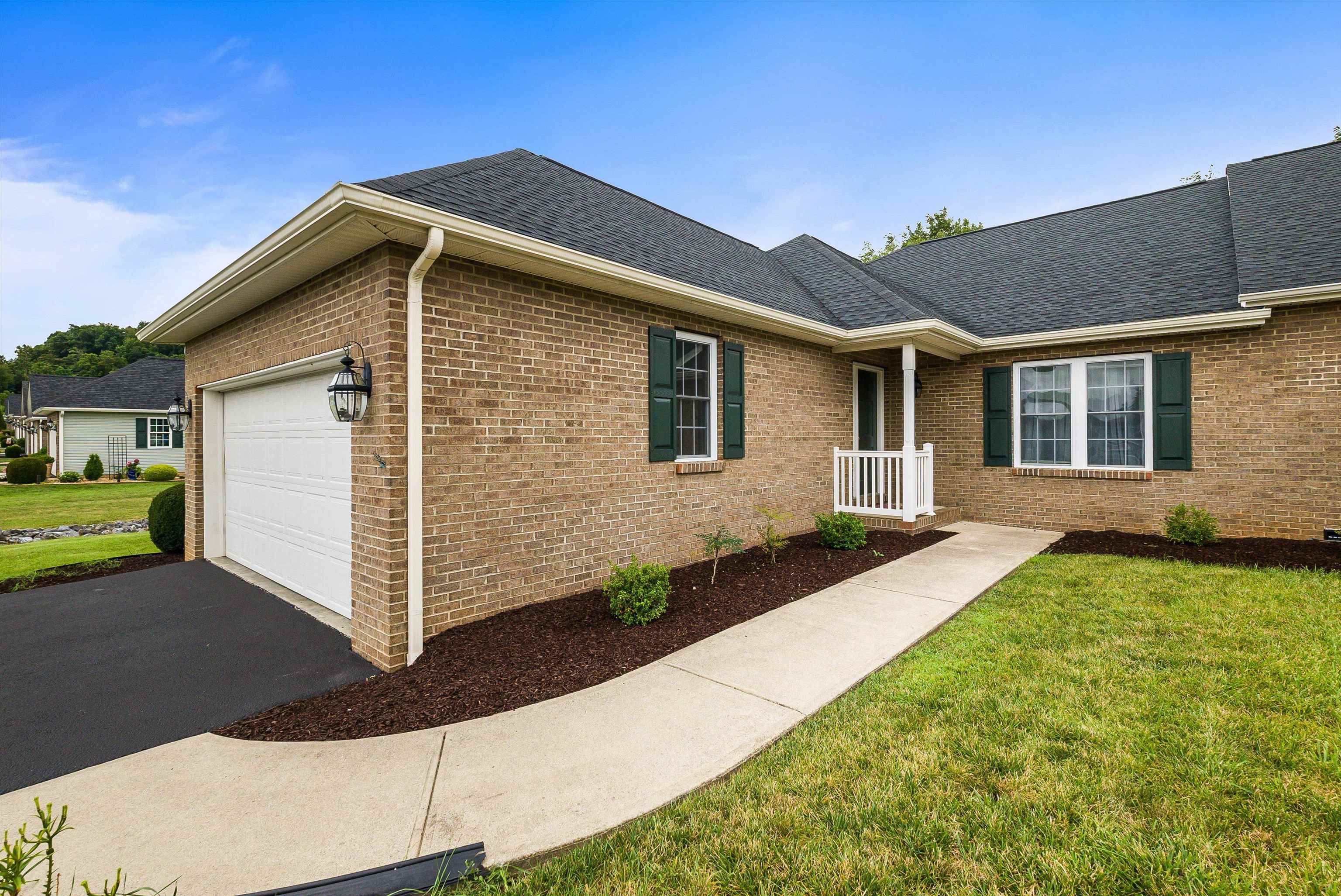 64 ROXBURY DR, FISHERSVILLE, Virginia 22939, 2 Bedrooms Bedrooms, ,2 BathroomsBathrooms,Residential,64 ROXBURY DR,667517 MLS # 667517
