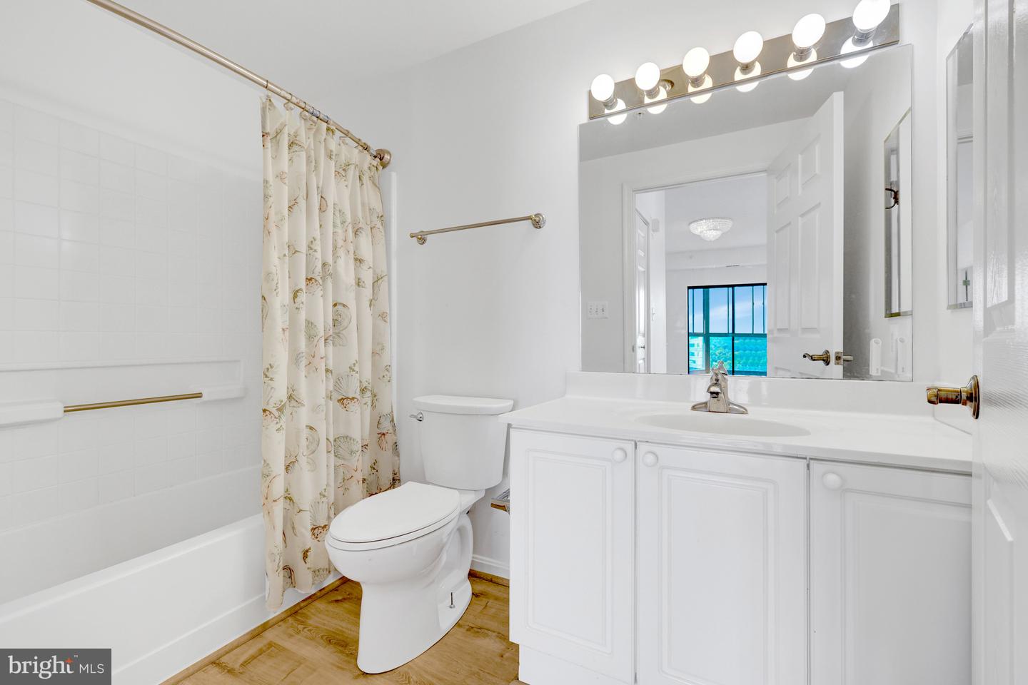 19375 CYPRESS RIDGE TER #1117, LEESBURG, Virginia 20176, 2 Bedrooms Bedrooms, ,2 BathroomsBathrooms,Residential,For sale,19375 CYPRESS RIDGE TER #1117,VALO2100202 MLS # VALO2100202