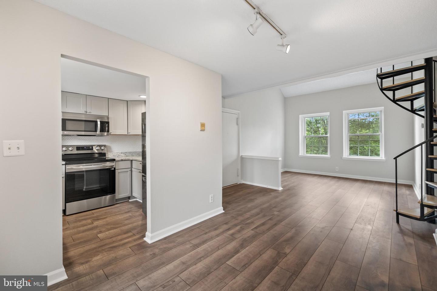 2950 S COLUMBUS ST #C1, ARLINGTON, Virginia 22206, 2 Bedrooms Bedrooms, ,1 BathroomBathrooms,Residential,For sale,2950 S COLUMBUS ST #C1,VAAX2046826 MLS # VAAX2046826
