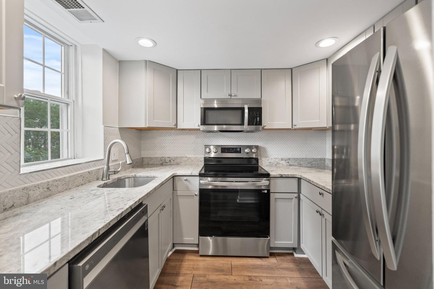 2950 S COLUMBUS ST #C1, ARLINGTON, Virginia 22206, 2 Bedrooms Bedrooms, ,1 BathroomBathrooms,Residential,For sale,2950 S COLUMBUS ST #C1,VAAX2046826 MLS # VAAX2046826