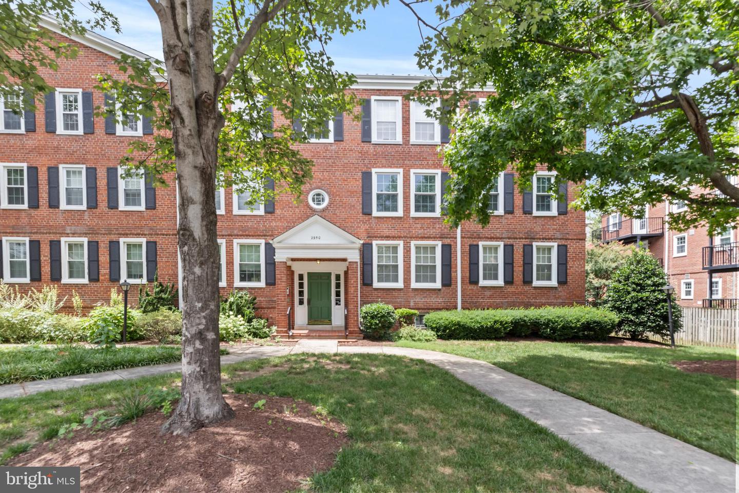 2950 S COLUMBUS ST #C1, ARLINGTON, Virginia 22206, 2 Bedrooms Bedrooms, ,1 BathroomBathrooms,Residential,For sale,2950 S COLUMBUS ST #C1,VAAX2046826 MLS # VAAX2046826