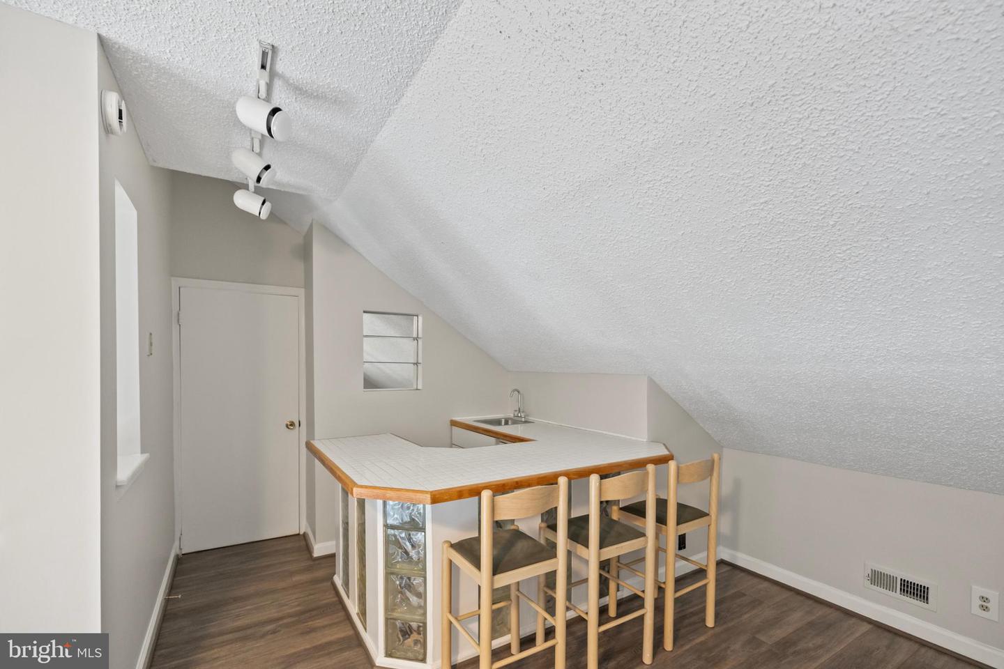 2950 S COLUMBUS ST #C1, ARLINGTON, Virginia 22206, 2 Bedrooms Bedrooms, ,1 BathroomBathrooms,Residential,For sale,2950 S COLUMBUS ST #C1,VAAX2046826 MLS # VAAX2046826