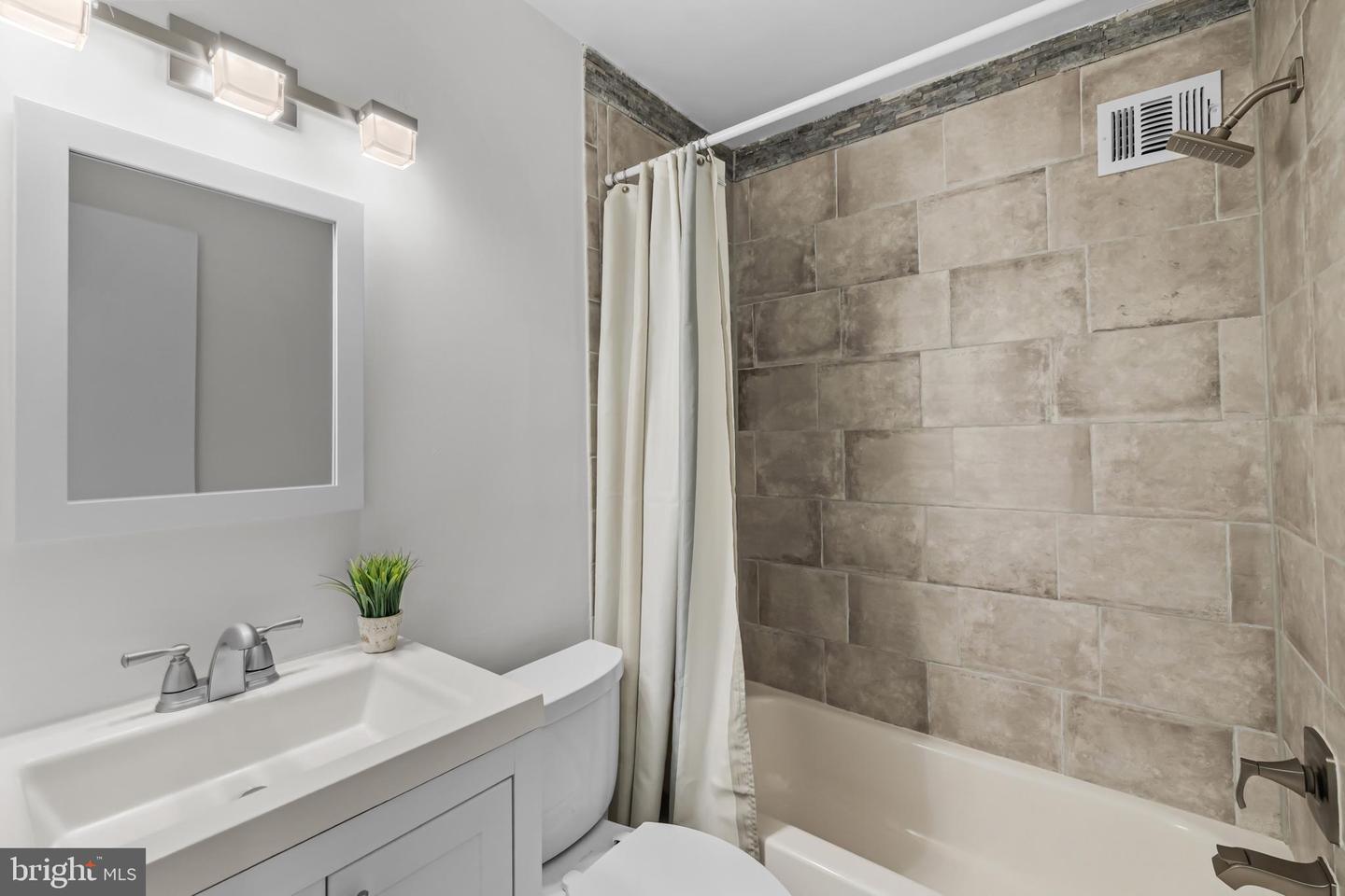4431 VENABLE AVE, ALEXANDRIA, Virginia 22304, 3 Bedrooms Bedrooms, ,2 BathroomsBathrooms,Residential,For sale,4431 VENABLE AVE,VAAX2047424 MLS # VAAX2047424