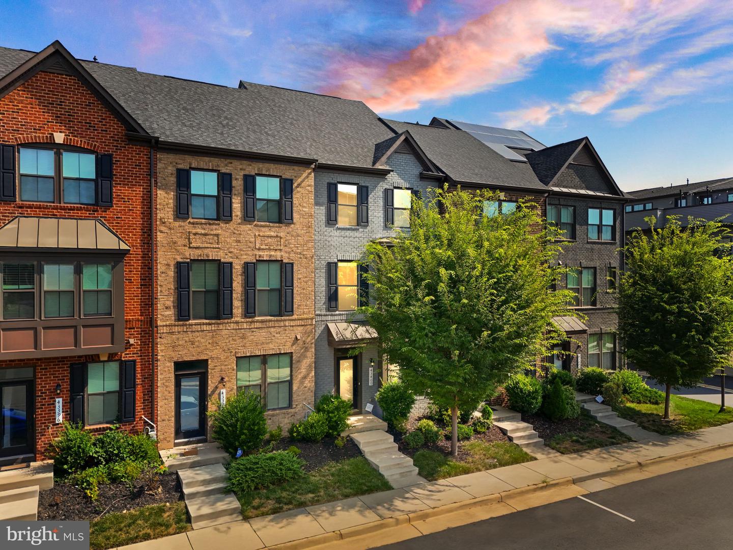 43400 APPLE ORCHARD SQ, ASHBURN, Virginia 20148, 3 Bedrooms Bedrooms, ,2 BathroomsBathrooms,Residential,For sale,43400 APPLE ORCHARD SQ,VALO2103494 MLS # VALO2103494