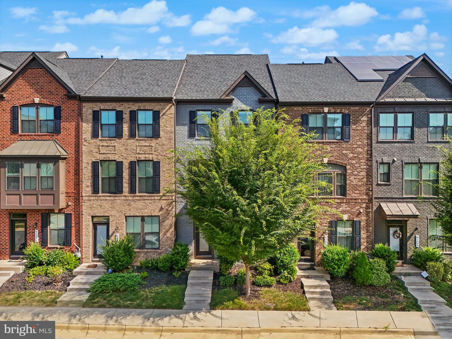43400 APPLE ORCHARD SQ, ASHBURN, Virginia 20148, 3 Bedrooms Bedrooms, ,2 BathroomsBathrooms,Residential,For sale,43400 APPLE ORCHARD SQ,VALO2103494 MLS # VALO2103494