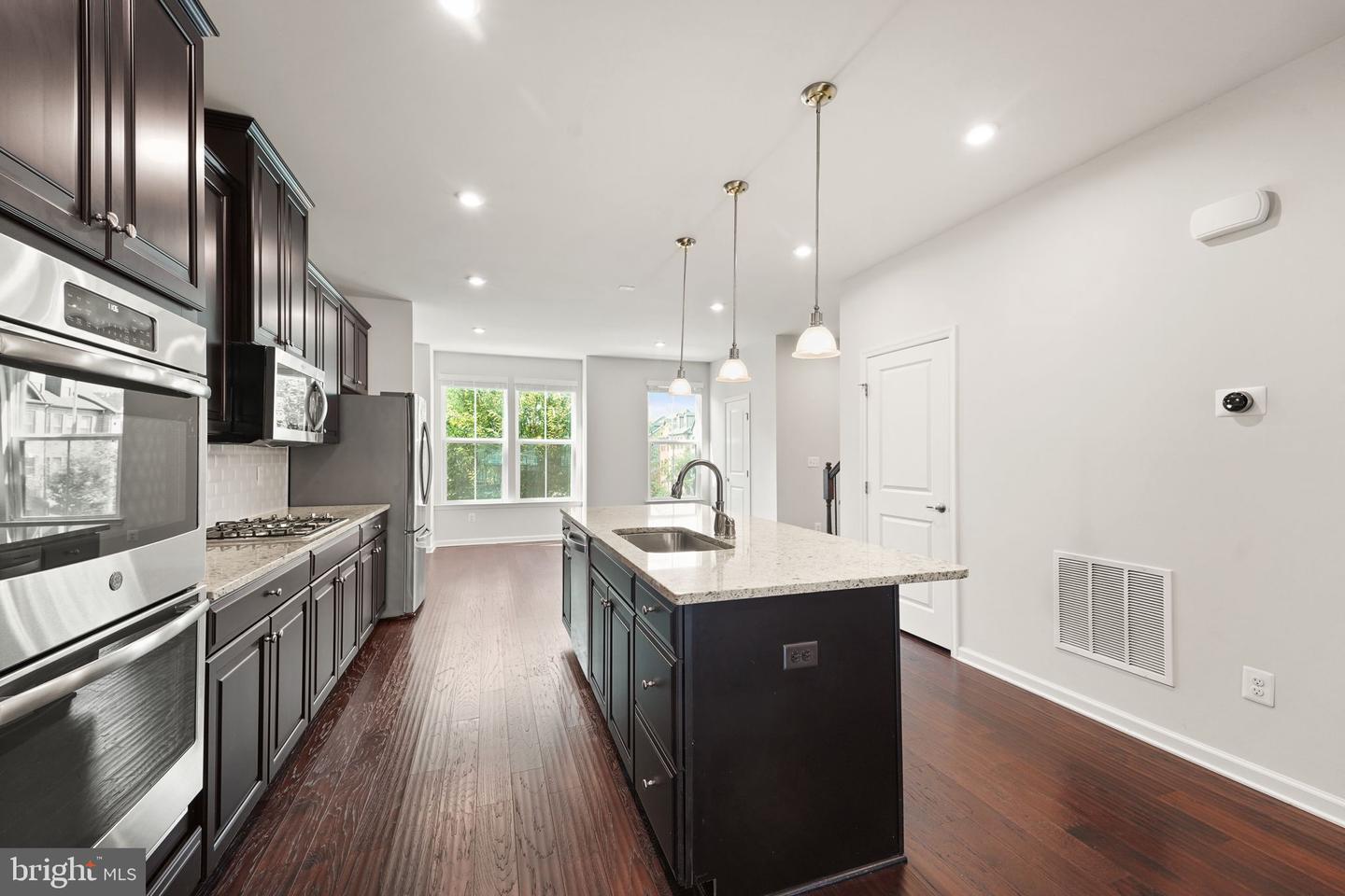 43400 APPLE ORCHARD SQ, ASHBURN, Virginia 20148, 3 Bedrooms Bedrooms, ,2 BathroomsBathrooms,Residential,For sale,43400 APPLE ORCHARD SQ,VALO2103494 MLS # VALO2103494