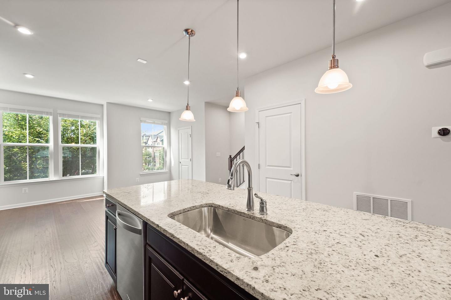 43400 APPLE ORCHARD SQ, ASHBURN, Virginia 20148, 3 Bedrooms Bedrooms, ,2 BathroomsBathrooms,Residential,For sale,43400 APPLE ORCHARD SQ,VALO2103494 MLS # VALO2103494