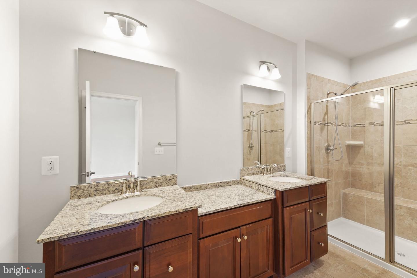 43400 APPLE ORCHARD SQ, ASHBURN, Virginia 20148, 3 Bedrooms Bedrooms, ,2 BathroomsBathrooms,Residential,For sale,43400 APPLE ORCHARD SQ,VALO2103494 MLS # VALO2103494