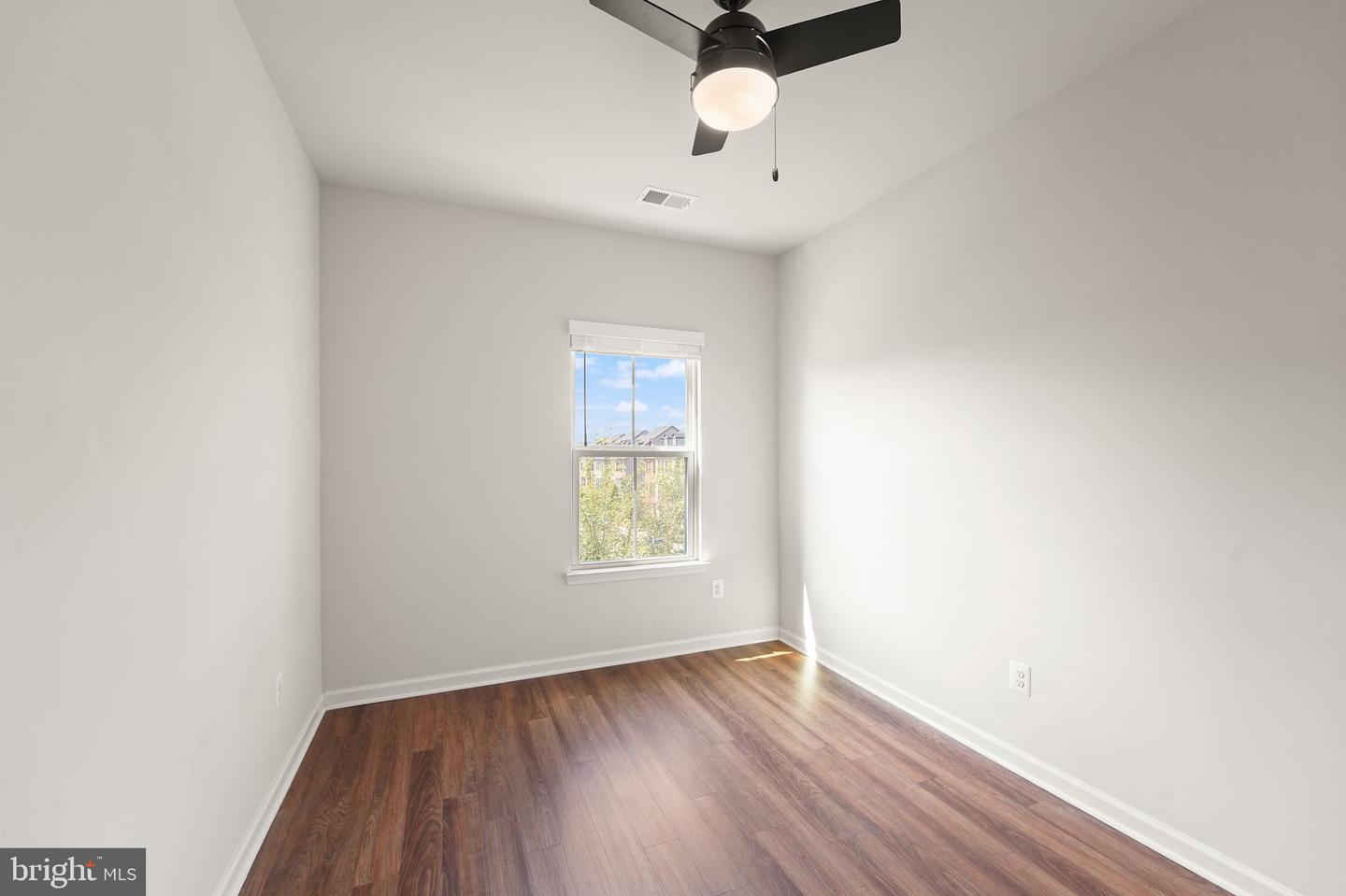 43400 APPLE ORCHARD SQ, ASHBURN, Virginia 20148, 3 Bedrooms Bedrooms, ,2 BathroomsBathrooms,Residential,For sale,43400 APPLE ORCHARD SQ,VALO2103494 MLS # VALO2103494