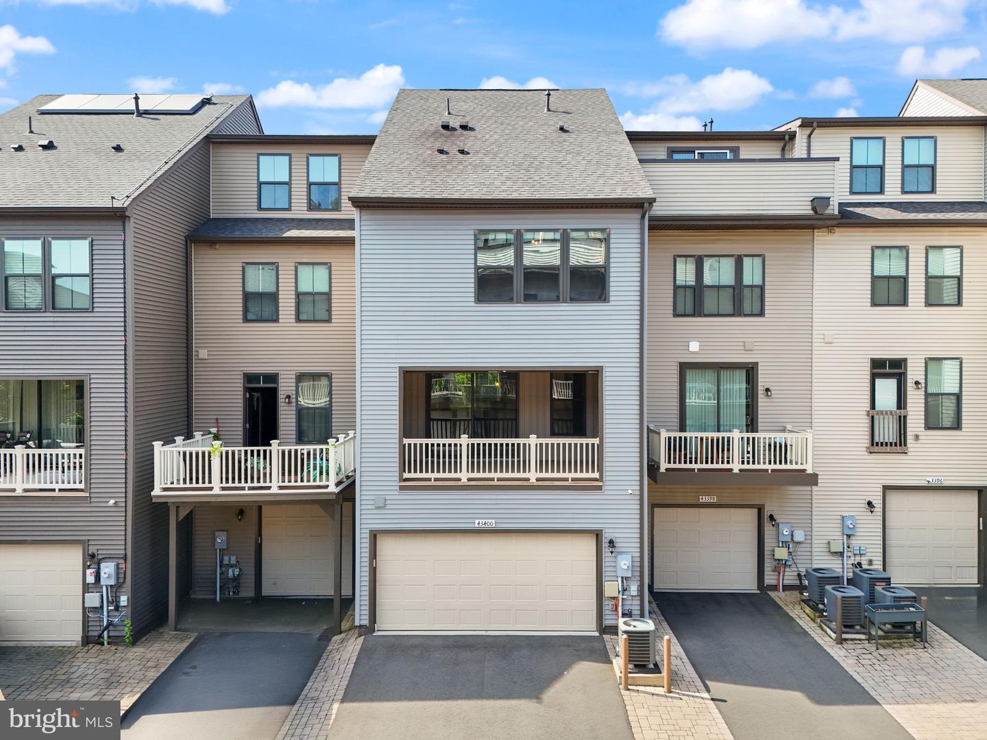 43400 APPLE ORCHARD SQ, ASHBURN, Virginia 20148, 3 Bedrooms Bedrooms, ,2 BathroomsBathrooms,Residential,For sale,43400 APPLE ORCHARD SQ,VALO2103494 MLS # VALO2103494