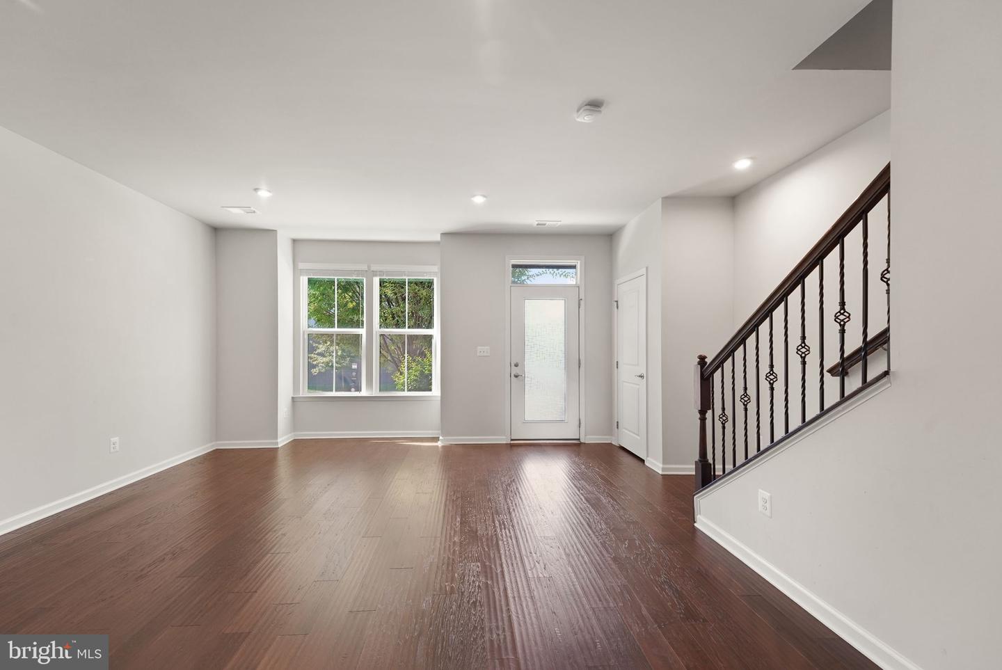 43400 APPLE ORCHARD SQ, ASHBURN, Virginia 20148, 3 Bedrooms Bedrooms, ,2 BathroomsBathrooms,Residential,For sale,43400 APPLE ORCHARD SQ,VALO2103494 MLS # VALO2103494