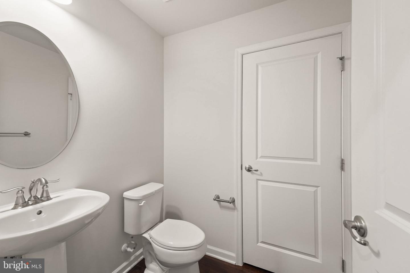 43400 APPLE ORCHARD SQ, ASHBURN, Virginia 20148, 3 Bedrooms Bedrooms, ,2 BathroomsBathrooms,Residential,For sale,43400 APPLE ORCHARD SQ,VALO2103494 MLS # VALO2103494