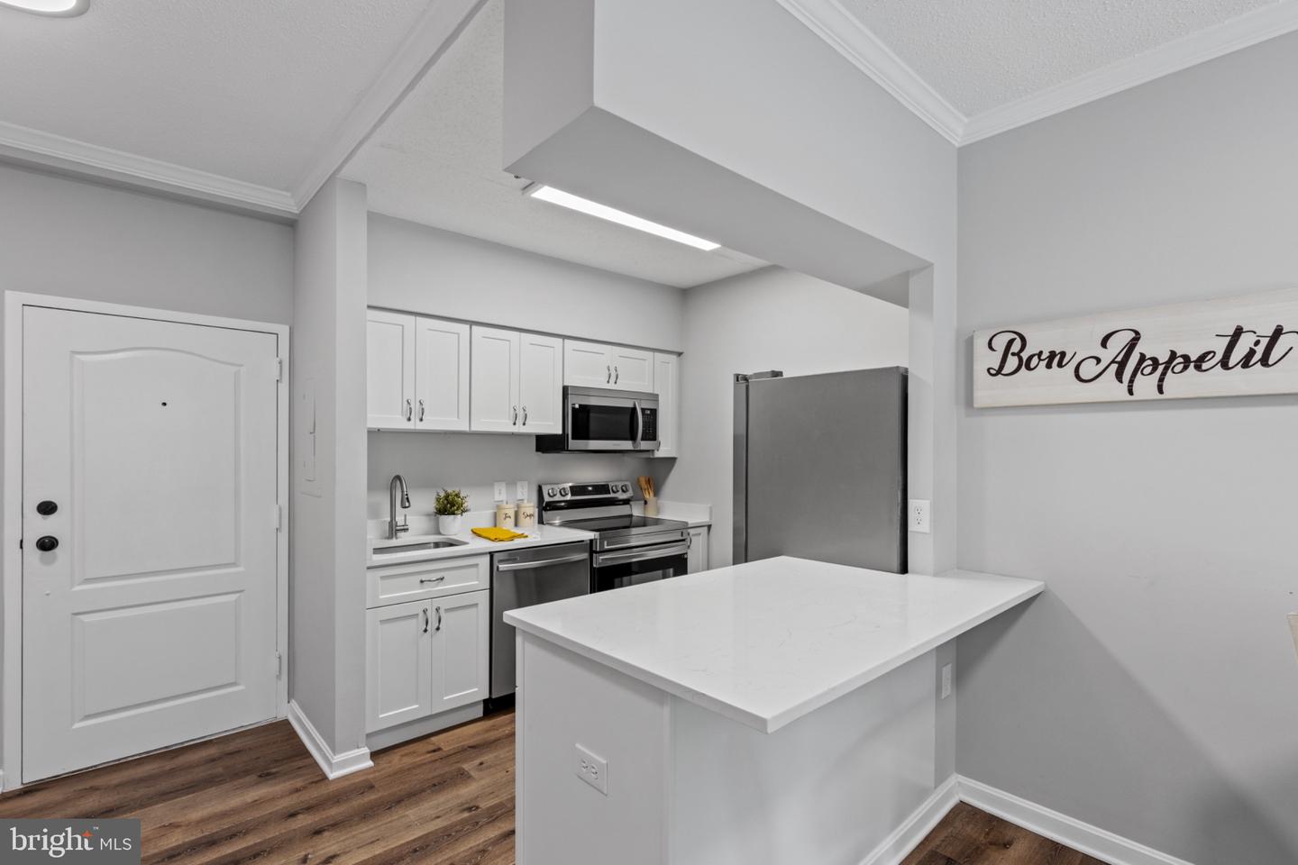1211 S EADS ST #108, ARLINGTON, Virginia 22202, 1 Bedroom Bedrooms, 2 Rooms Rooms,1 BathroomBathrooms,Residential,For sale,1211 S EADS ST #108,VAAR2061640 MLS # VAAR2061640