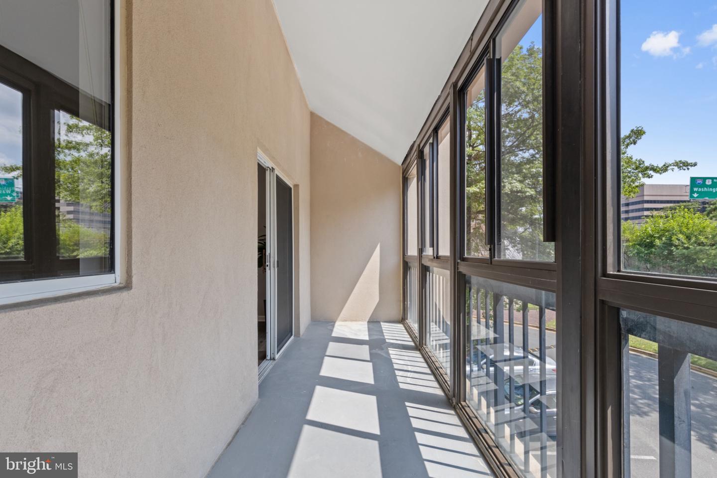 1211 S EADS ST #108, ARLINGTON, Virginia 22202, 1 Bedroom Bedrooms, 2 Rooms Rooms,1 BathroomBathrooms,Residential,For sale,1211 S EADS ST #108,VAAR2061640 MLS # VAAR2061640