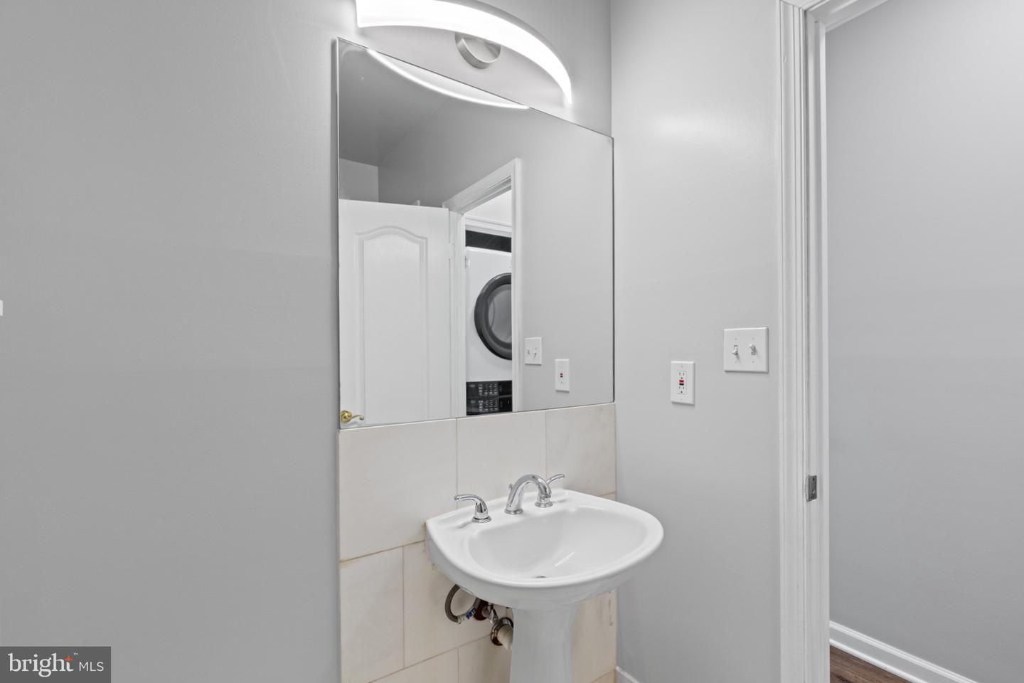 1211 S EADS ST #108, ARLINGTON, Virginia 22202, 1 Bedroom Bedrooms, 2 Rooms Rooms,1 BathroomBathrooms,Residential,For sale,1211 S EADS ST #108,VAAR2061640 MLS # VAAR2061640