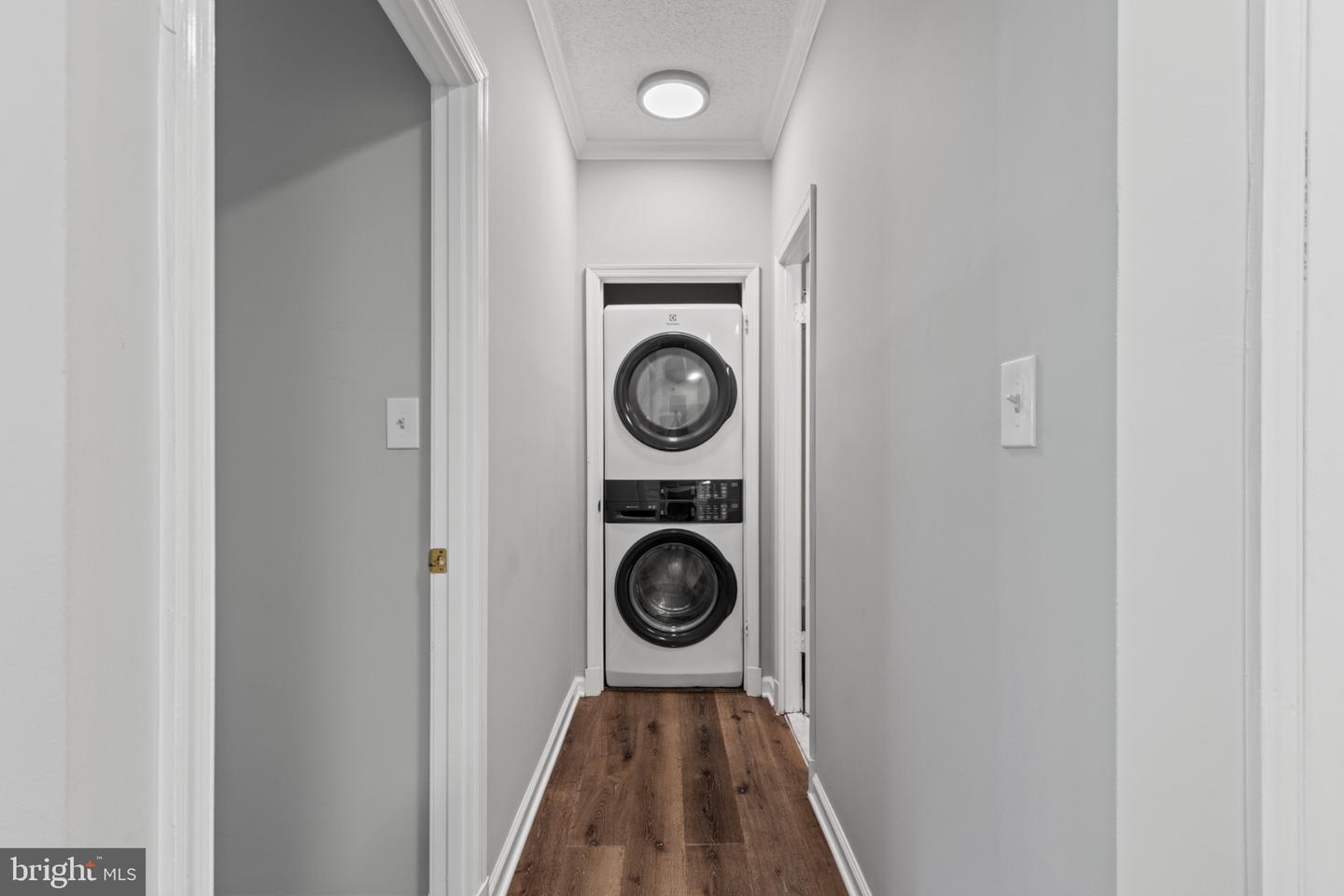 1211 S EADS ST #108, ARLINGTON, Virginia 22202, 1 Bedroom Bedrooms, 2 Rooms Rooms,1 BathroomBathrooms,Residential,For sale,1211 S EADS ST #108,VAAR2061640 MLS # VAAR2061640