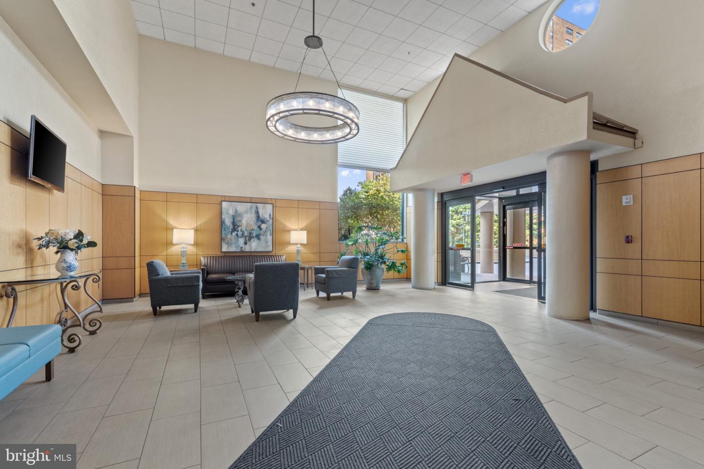 1211 S EADS ST #108, ARLINGTON, Virginia 22202, 1 Bedroom Bedrooms, 2 Rooms Rooms,1 BathroomBathrooms,Residential,For sale,1211 S EADS ST #108,VAAR2061640 MLS # VAAR2061640