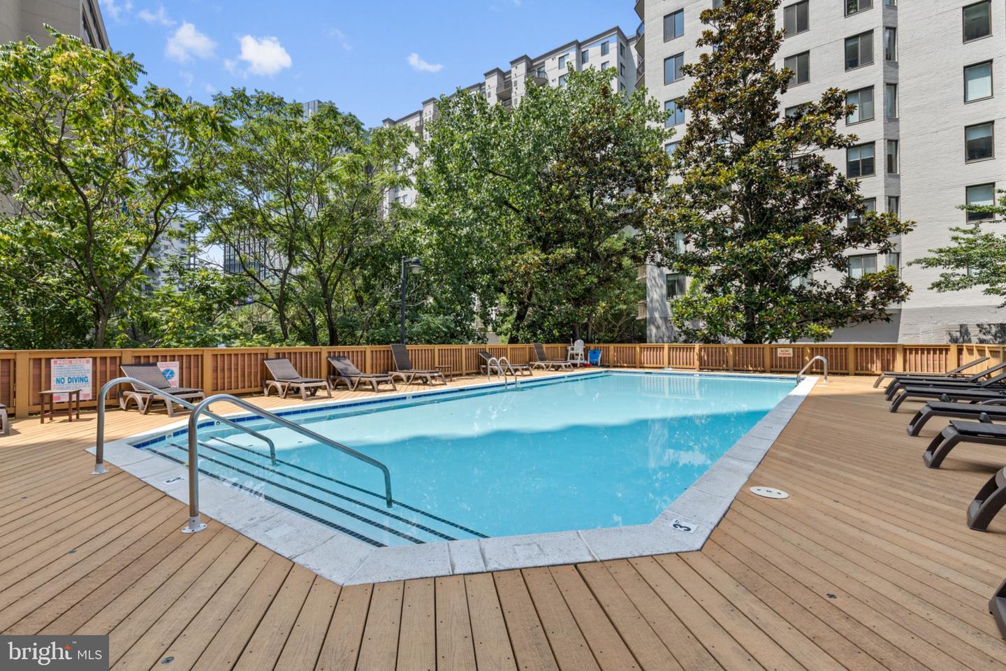 1211 S EADS ST #108, ARLINGTON, Virginia 22202, 1 Bedroom Bedrooms, 2 Rooms Rooms,1 BathroomBathrooms,Residential,For sale,1211 S EADS ST #108,VAAR2061640 MLS # VAAR2061640