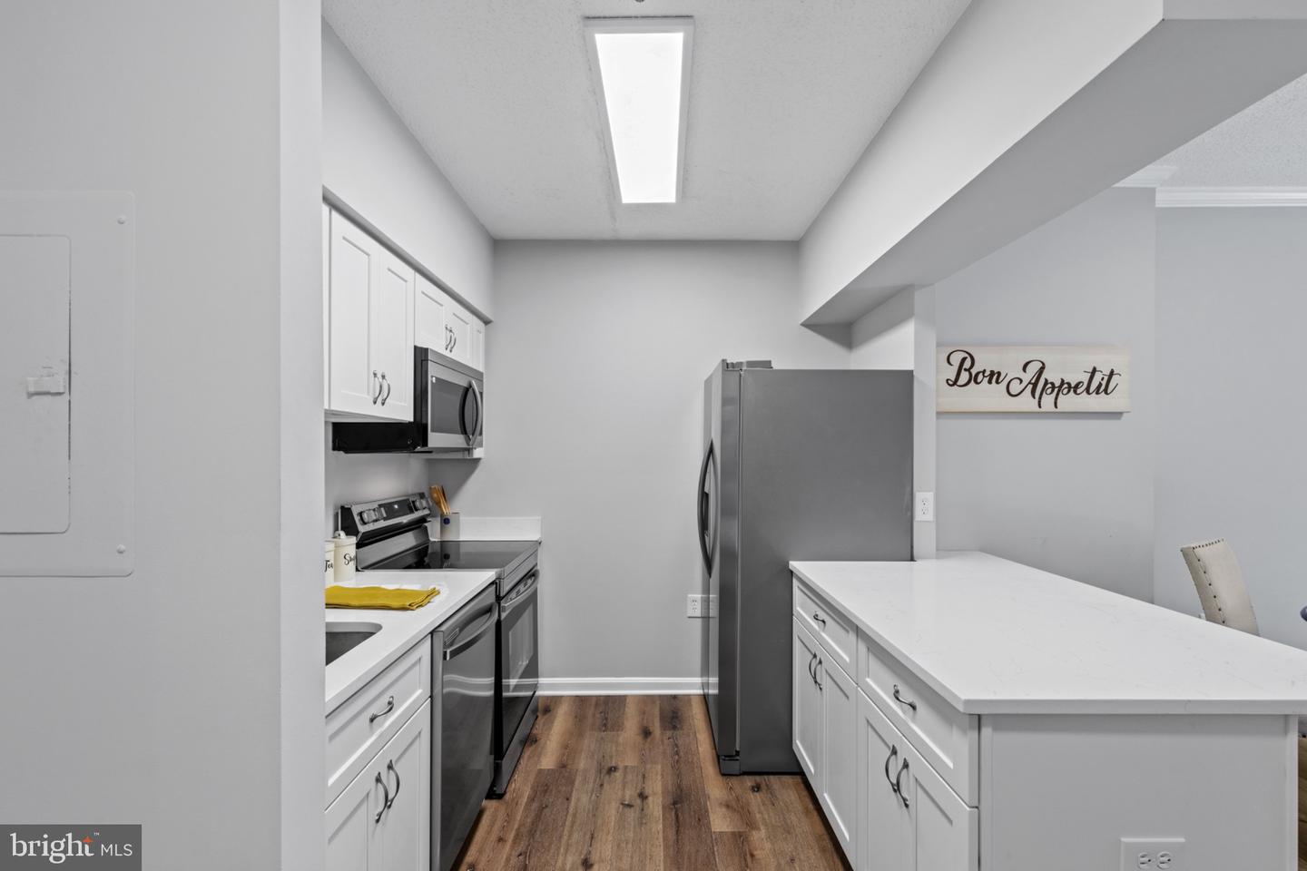 1211 S EADS ST #108, ARLINGTON, Virginia 22202, 1 Bedroom Bedrooms, 2 Rooms Rooms,1 BathroomBathrooms,Residential,For sale,1211 S EADS ST #108,VAAR2061640 MLS # VAAR2061640