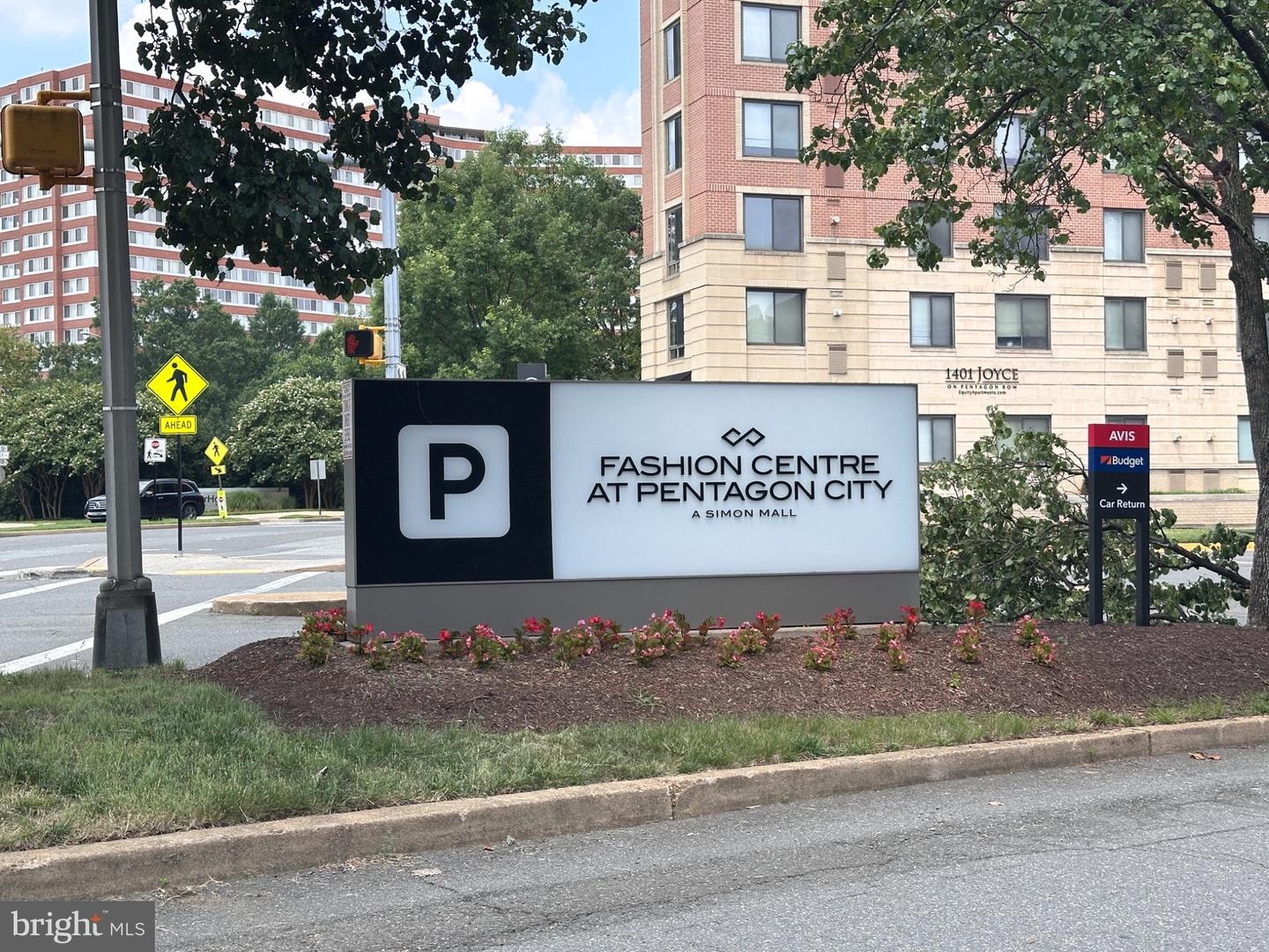 1211 S EADS ST #108, ARLINGTON, Virginia 22202, 1 Bedroom Bedrooms, 2 Rooms Rooms,1 BathroomBathrooms,Residential,For sale,1211 S EADS ST #108,VAAR2061640 MLS # VAAR2061640