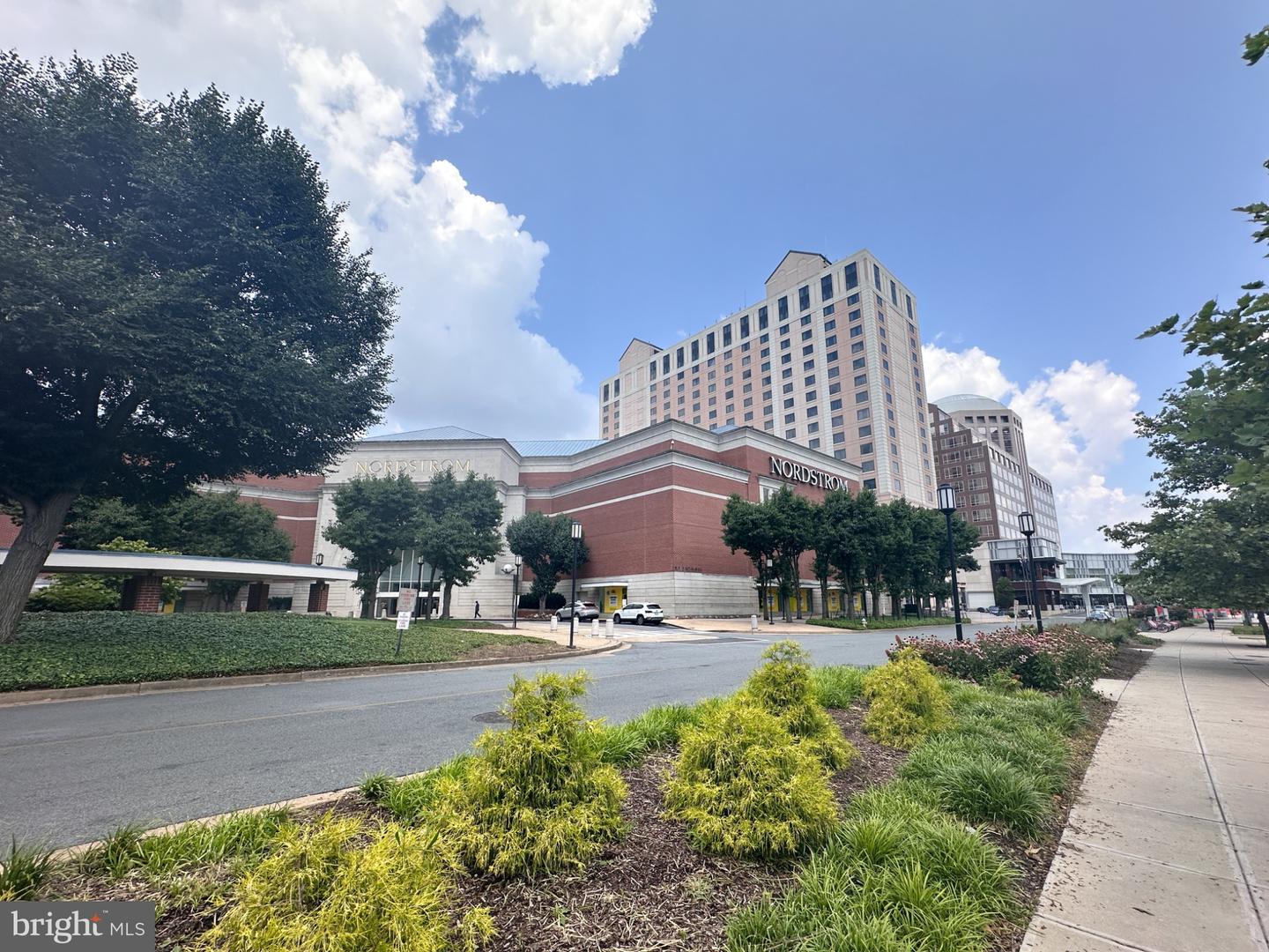 1211 S EADS ST #108, ARLINGTON, Virginia 22202, 1 Bedroom Bedrooms, 2 Rooms Rooms,1 BathroomBathrooms,Residential,For sale,1211 S EADS ST #108,VAAR2061640 MLS # VAAR2061640