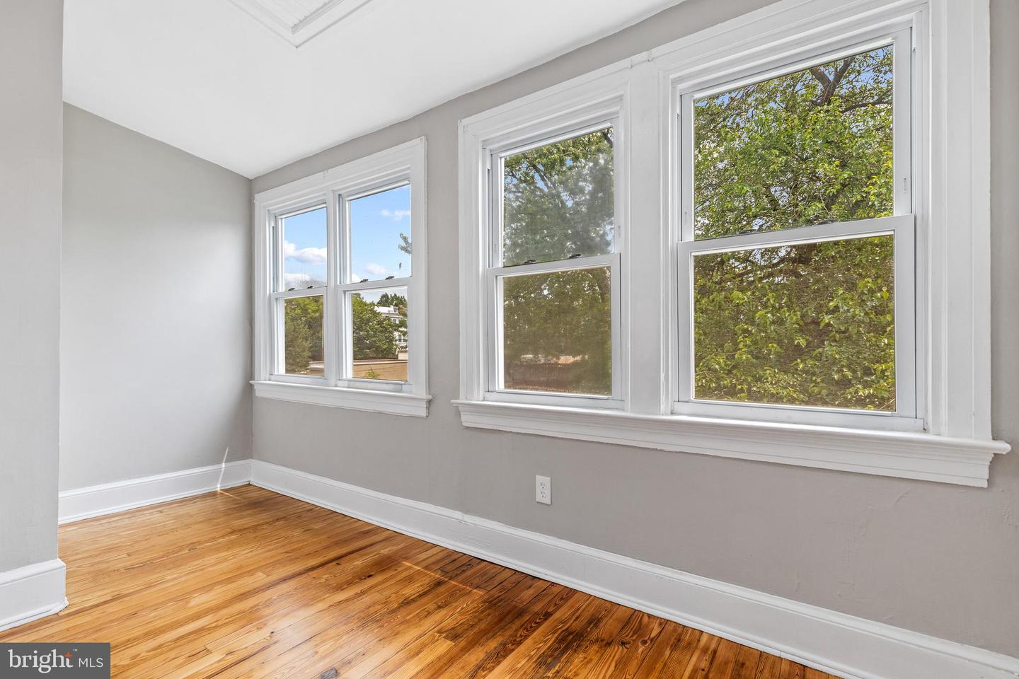 616 HAMILTON ST NW, WASHINGTON, District Of Columbia 20011, 2 Bedrooms Bedrooms, ,1 BathroomBathrooms,Residential,For sale,616 HAMILTON ST NW,DCDC2213048 MLS # DCDC2213048