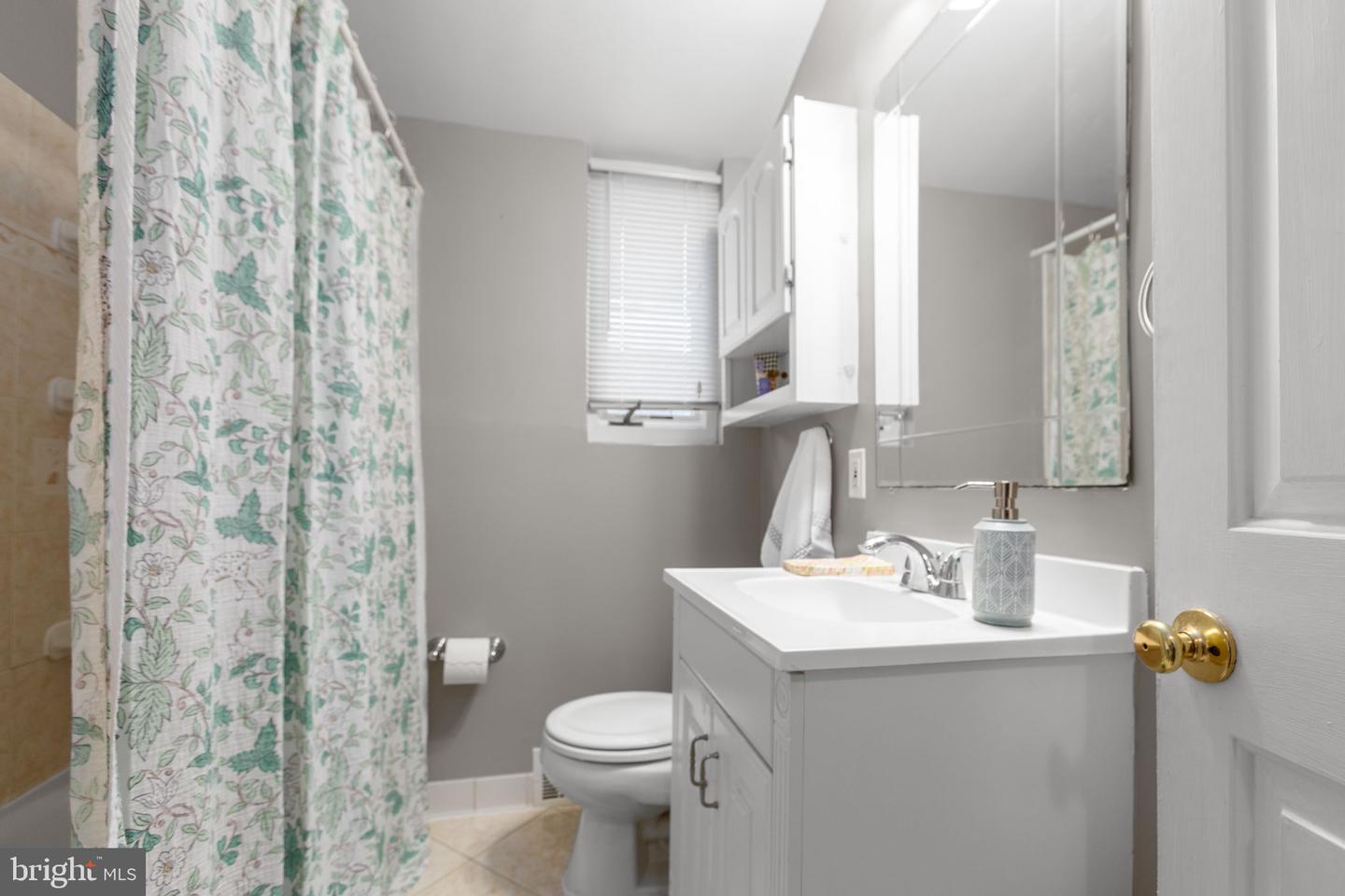 4309 WASHINGTON BLVD, ARLINGTON, Virginia 22201, 3 Bedrooms Bedrooms, 5 Rooms Rooms,2 BathroomsBathrooms,Residential,For sale,4309 WASHINGTON BLVD,VAAR2061888 MLS # VAAR2061888