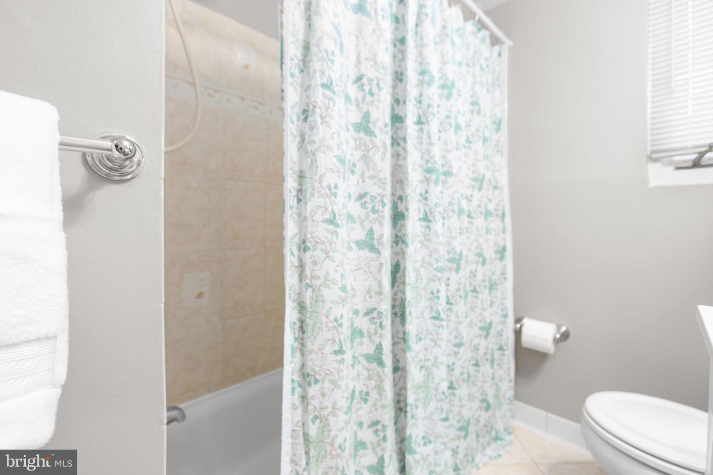 4309 WASHINGTON BLVD, ARLINGTON, Virginia 22201, 3 Bedrooms Bedrooms, 5 Rooms Rooms,2 BathroomsBathrooms,Residential,For sale,4309 WASHINGTON BLVD,VAAR2061888 MLS # VAAR2061888