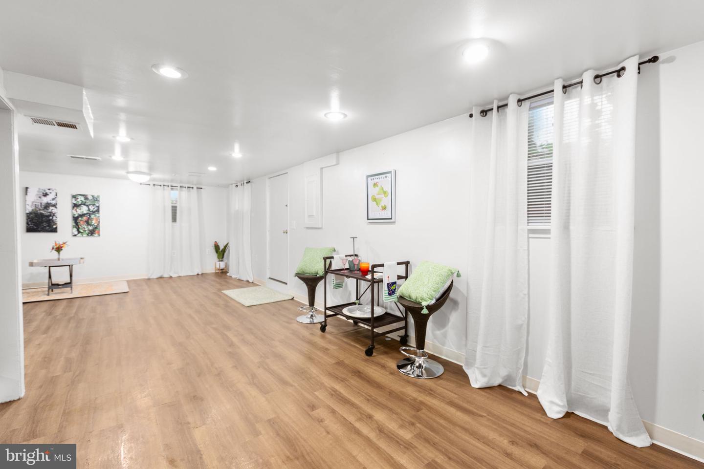 4309 WASHINGTON BLVD, ARLINGTON, Virginia 22201, 3 Bedrooms Bedrooms, 5 Rooms Rooms,2 BathroomsBathrooms,Residential,For sale,4309 WASHINGTON BLVD,VAAR2061888 MLS # VAAR2061888