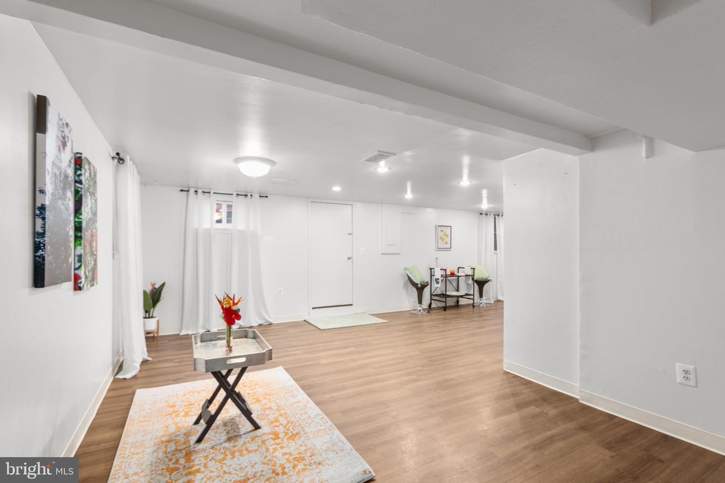 4309 WASHINGTON BLVD, ARLINGTON, Virginia 22201, 3 Bedrooms Bedrooms, 5 Rooms Rooms,2 BathroomsBathrooms,Residential,For sale,4309 WASHINGTON BLVD,VAAR2061888 MLS # VAAR2061888