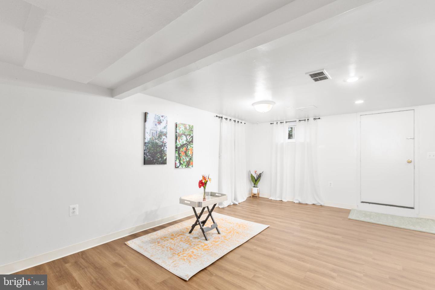 4309 WASHINGTON BLVD, ARLINGTON, Virginia 22201, 3 Bedrooms Bedrooms, 5 Rooms Rooms,2 BathroomsBathrooms,Residential,For sale,4309 WASHINGTON BLVD,VAAR2061888 MLS # VAAR2061888