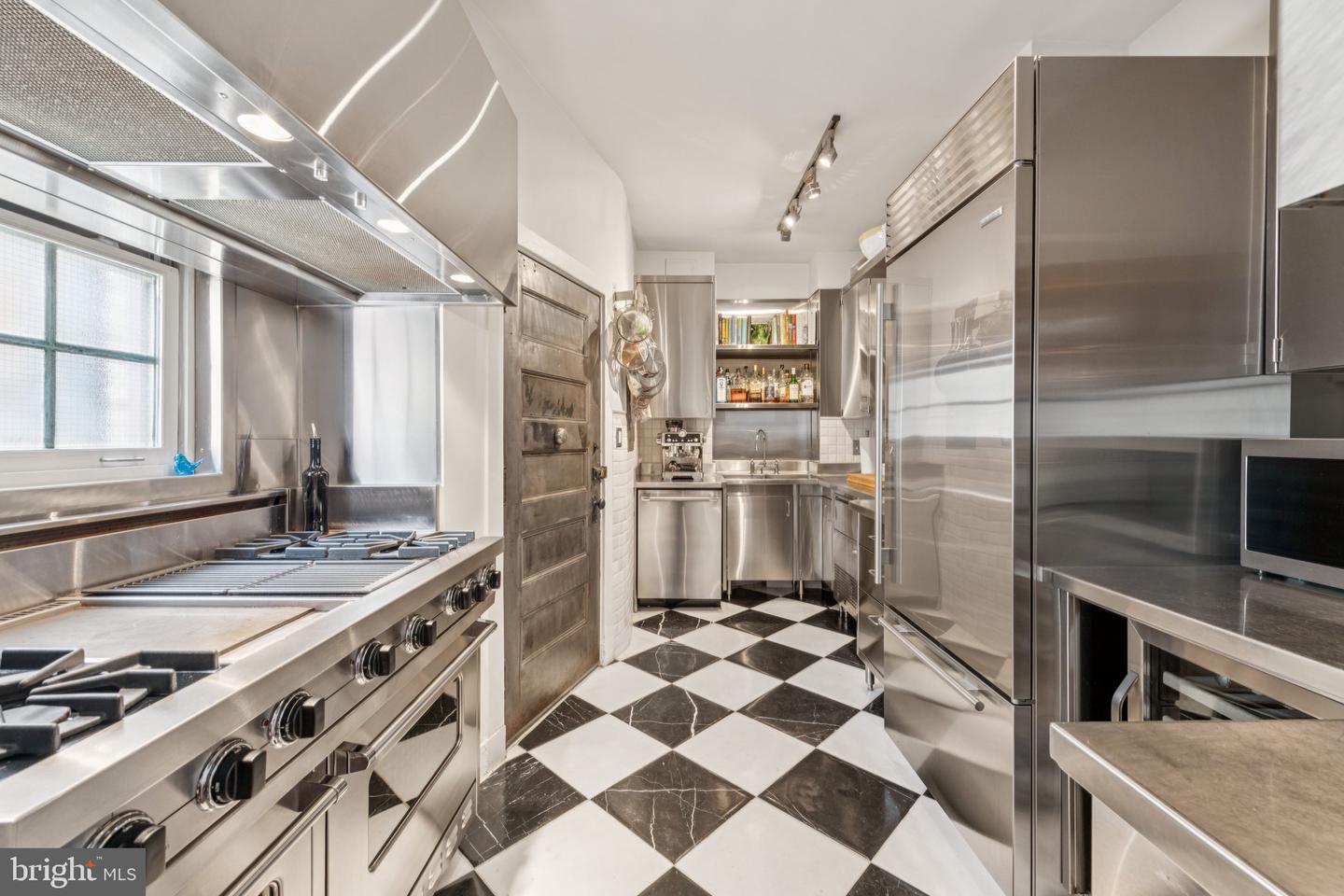 1026 16TH ST NW #801, WASHINGTON, District Of Columbia 20036, 2 Bedrooms Bedrooms, ,2 BathroomsBathrooms,Residential,For sale,1026 16TH ST NW #801,DCDC2213890 MLS # DCDC2213890