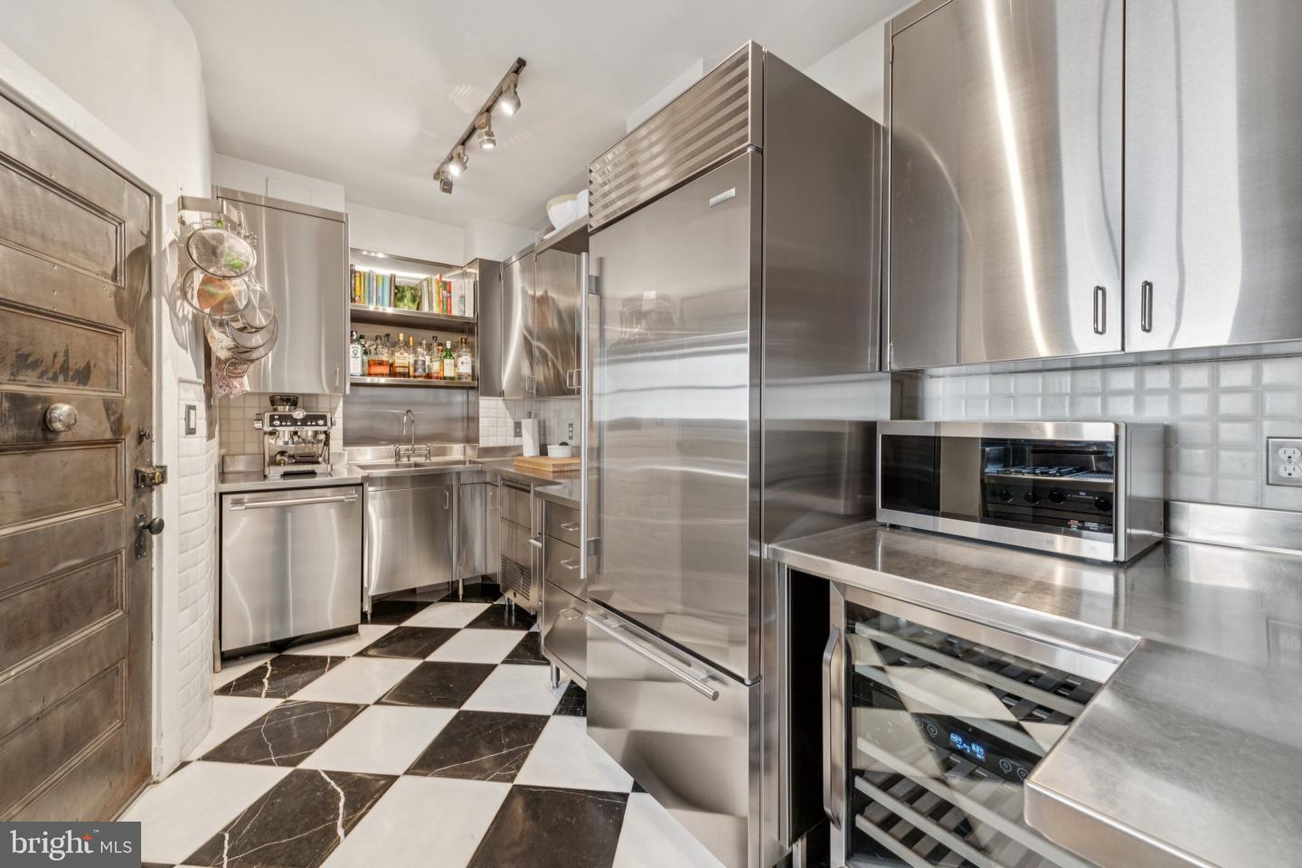 1026 16TH ST NW #801, WASHINGTON, District Of Columbia 20036, 2 Bedrooms Bedrooms, ,2 BathroomsBathrooms,Residential,For sale,1026 16TH ST NW #801,DCDC2213890 MLS # DCDC2213890