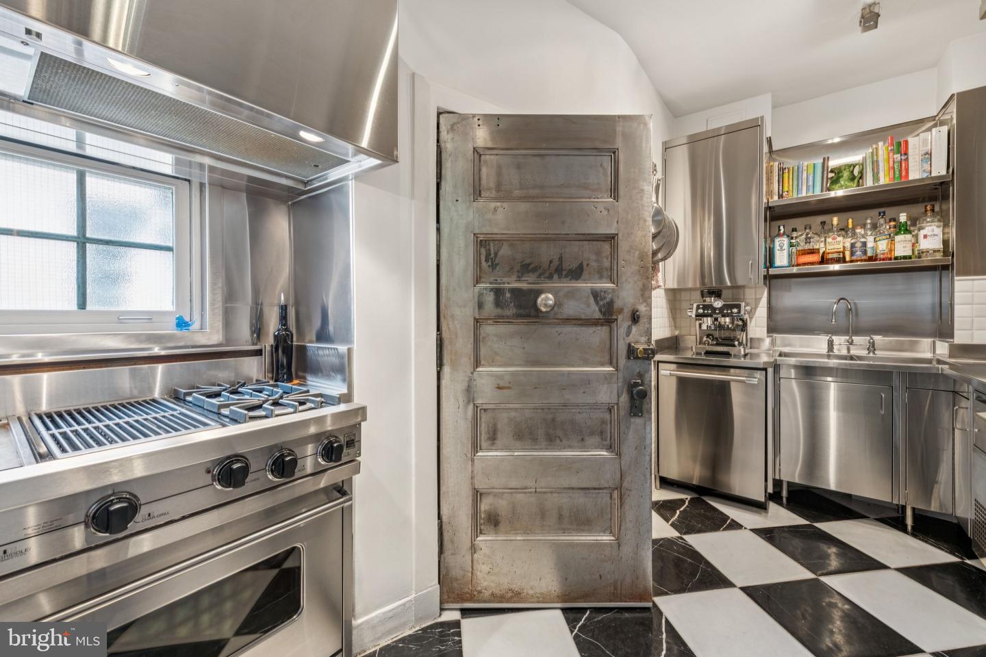 1026 16TH ST NW #801, WASHINGTON, District Of Columbia 20036, 2 Bedrooms Bedrooms, ,2 BathroomsBathrooms,Residential,For sale,1026 16TH ST NW #801,DCDC2213890 MLS # DCDC2213890