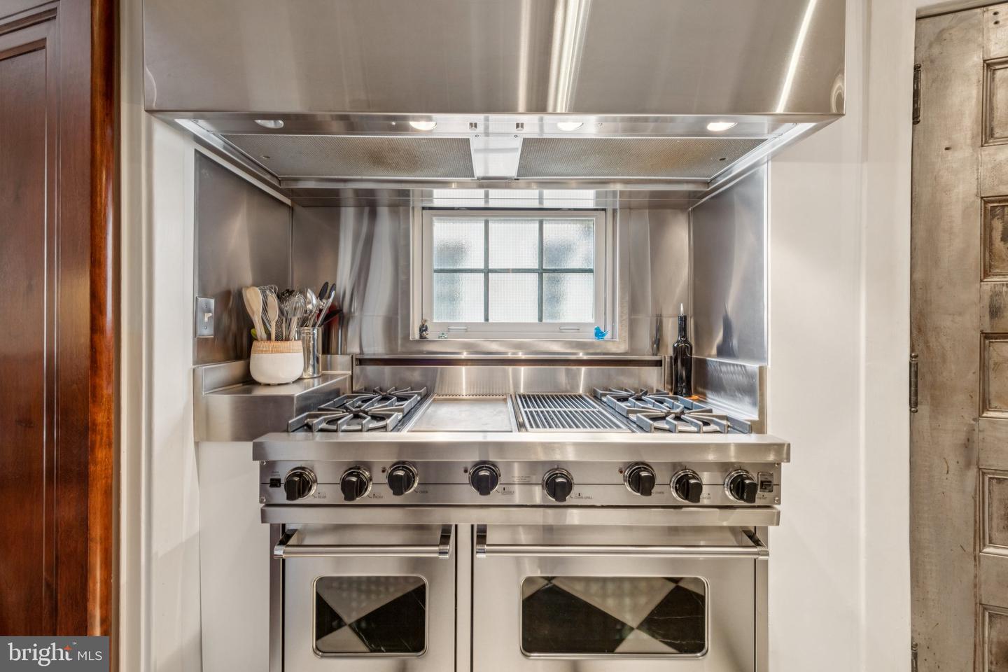 1026 16TH ST NW #801, WASHINGTON, District Of Columbia 20036, 2 Bedrooms Bedrooms, ,2 BathroomsBathrooms,Residential,For sale,1026 16TH ST NW #801,DCDC2213890 MLS # DCDC2213890