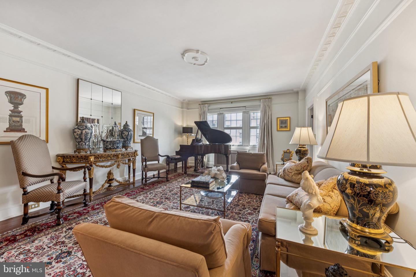 1026 16TH ST NW #801, WASHINGTON, District Of Columbia 20036, 2 Bedrooms Bedrooms, ,2 BathroomsBathrooms,Residential,For sale,1026 16TH ST NW #801,DCDC2213890 MLS # DCDC2213890