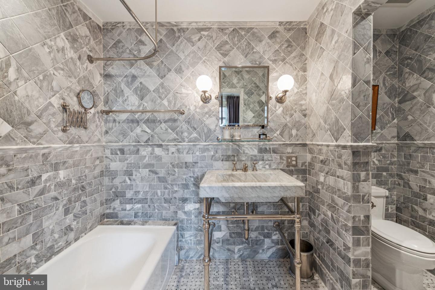 1026 16TH ST NW #801, WASHINGTON, District Of Columbia 20036, 2 Bedrooms Bedrooms, ,2 BathroomsBathrooms,Residential,For sale,1026 16TH ST NW #801,DCDC2213890 MLS # DCDC2213890