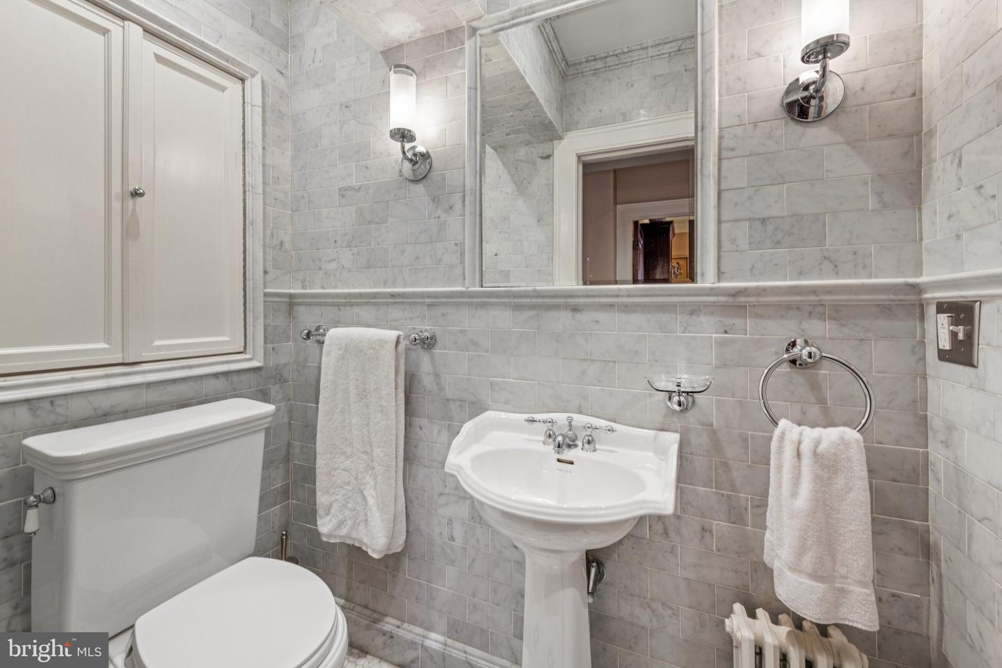 1026 16TH ST NW #801, WASHINGTON, District Of Columbia 20036, 2 Bedrooms Bedrooms, ,2 BathroomsBathrooms,Residential,For sale,1026 16TH ST NW #801,DCDC2213890 MLS # DCDC2213890